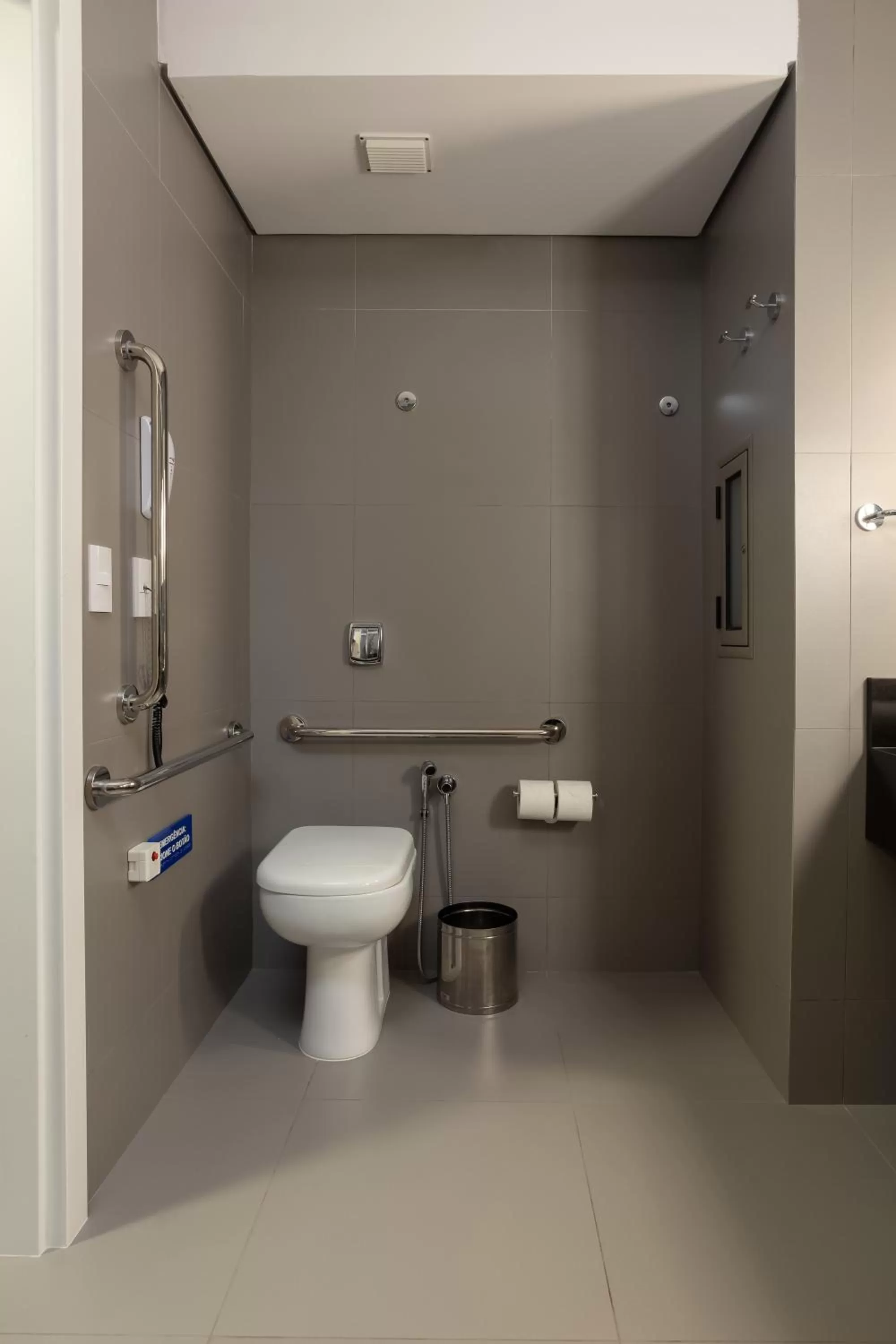 Bathroom in Hilton Garden Inn Praia Brava