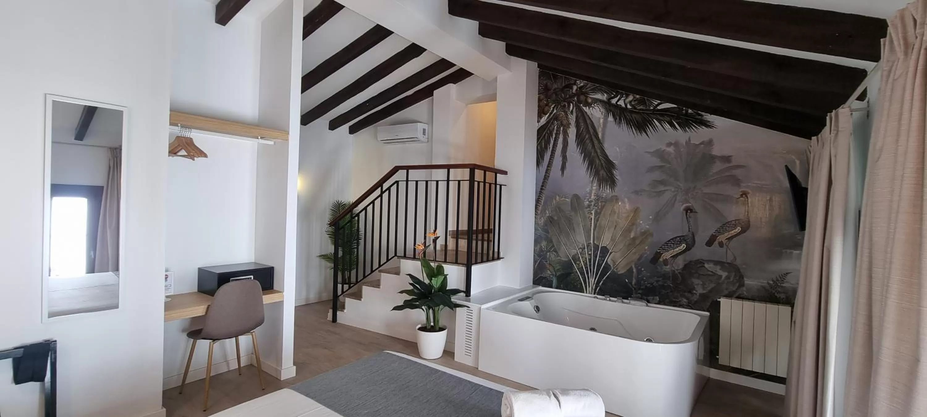 Photo of the whole room, Bed in Vitium Córdoba