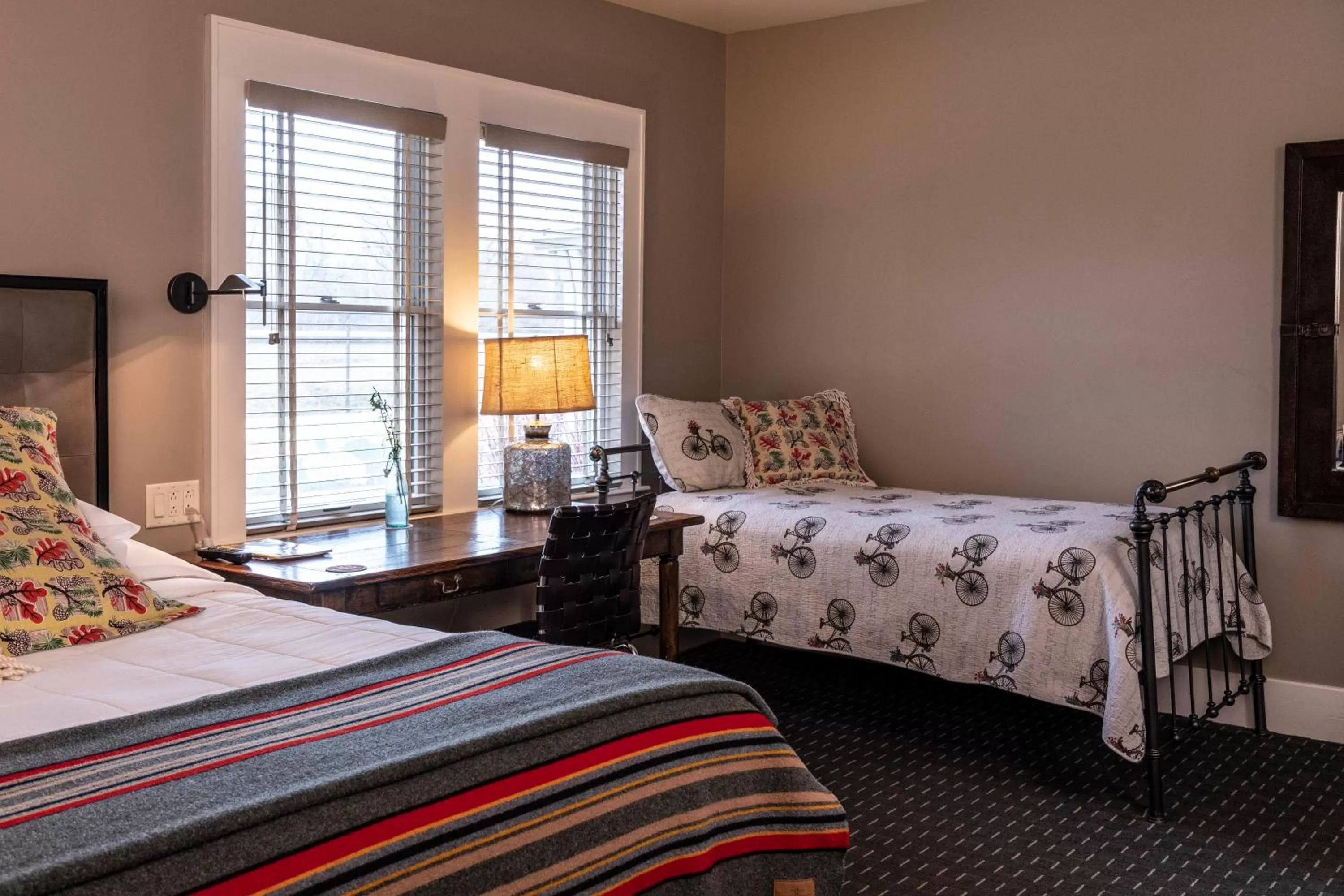 Bed in Hotel Broad Ripple