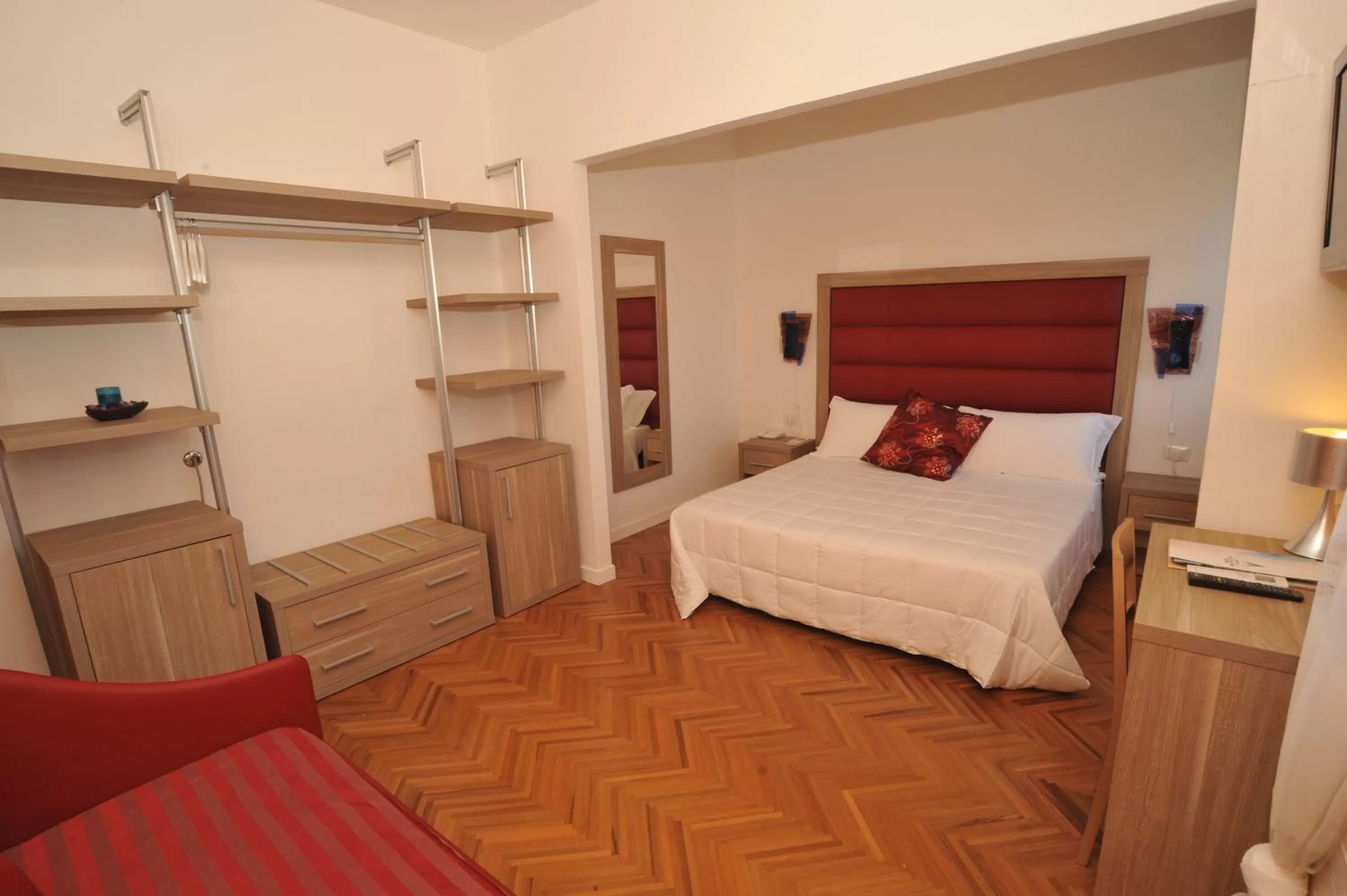 Photo of the whole room, Bed in Hotel Astoria