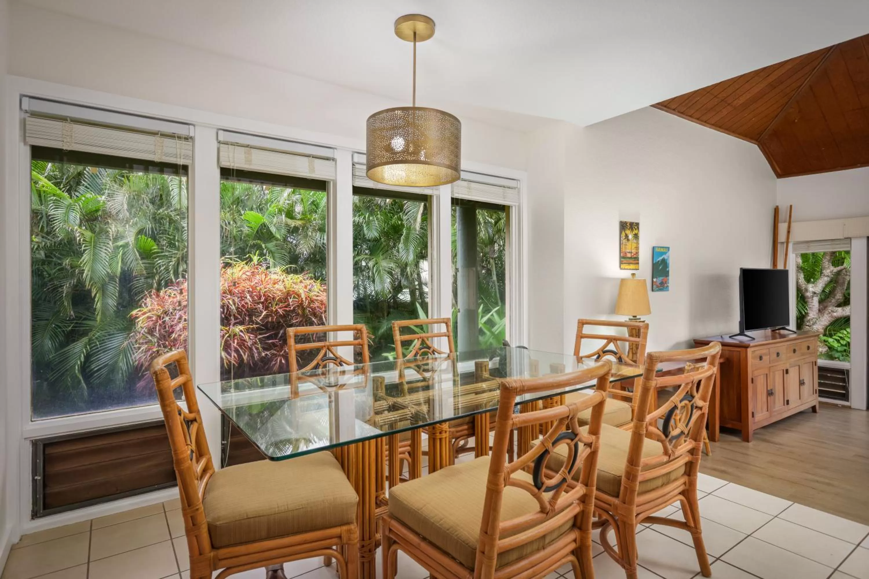 TV and multimedia in Aston At Poipu Kai