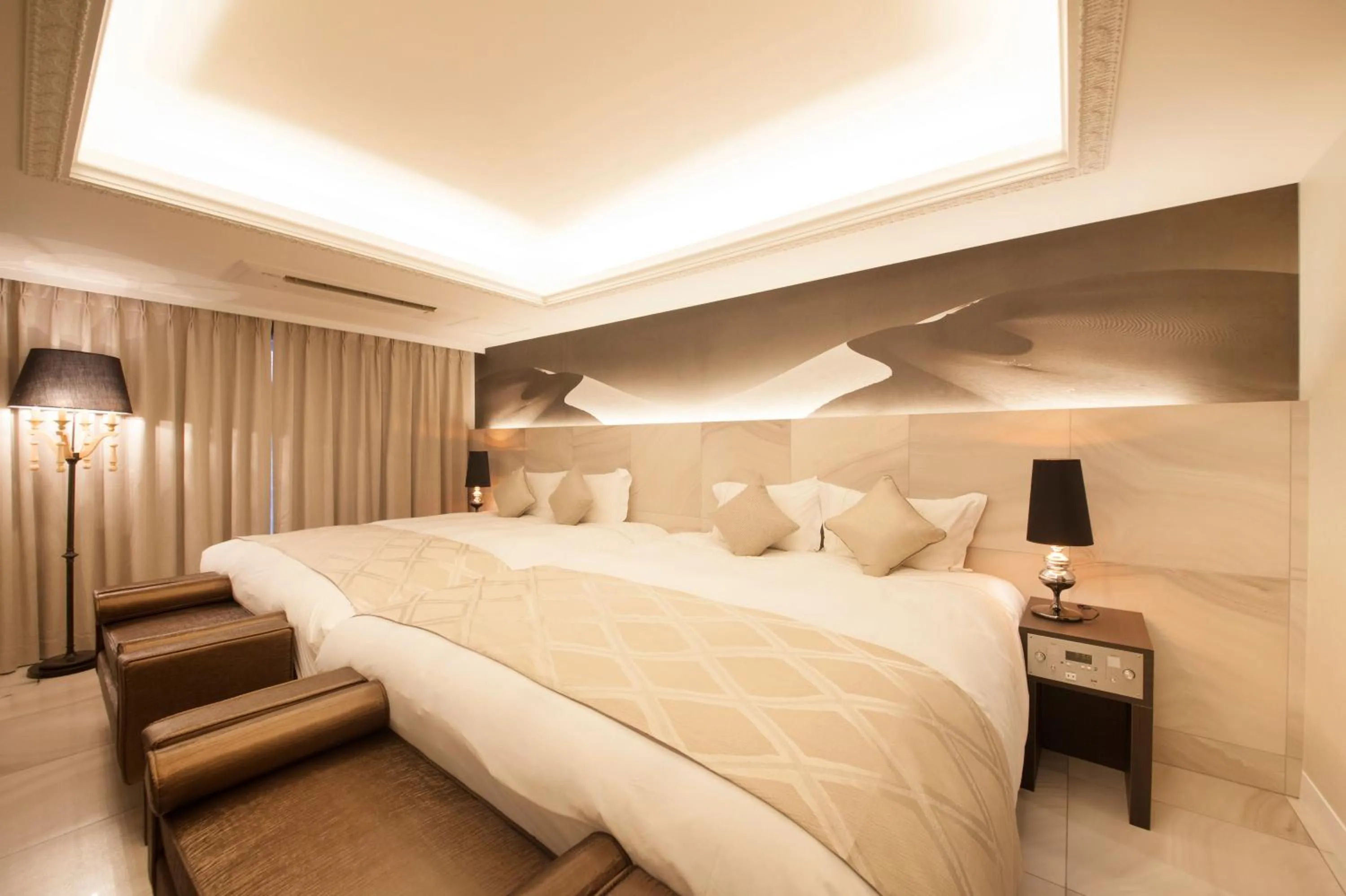 Photo of the whole room, Bed in The Centurion Classic Akasaka