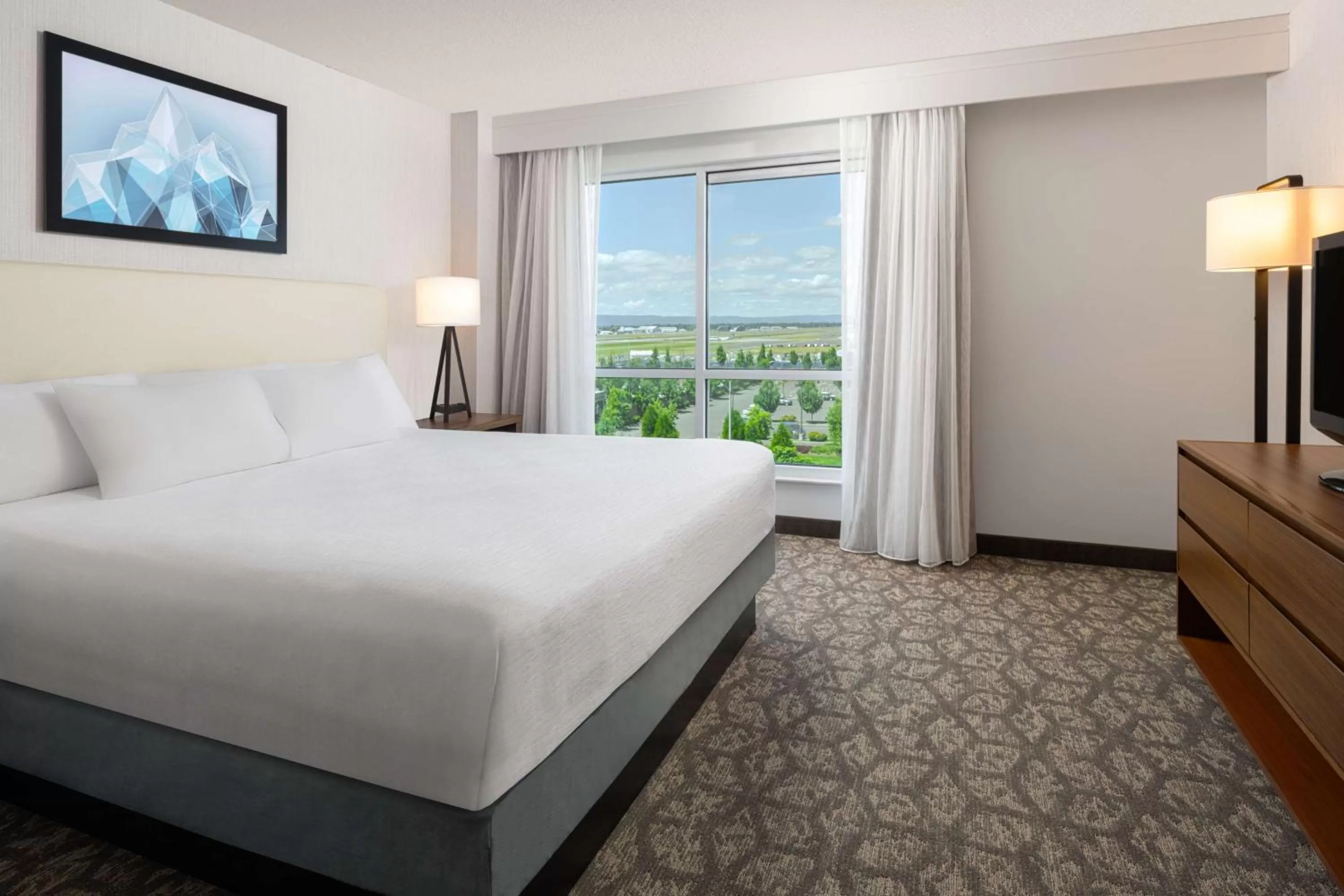 Bed in Embassy Suites by Hilton Portland Airport