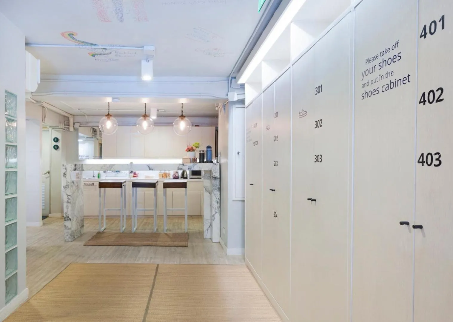 Lobby or reception in Kinnon Deluxe Hostel Coworking Cafe