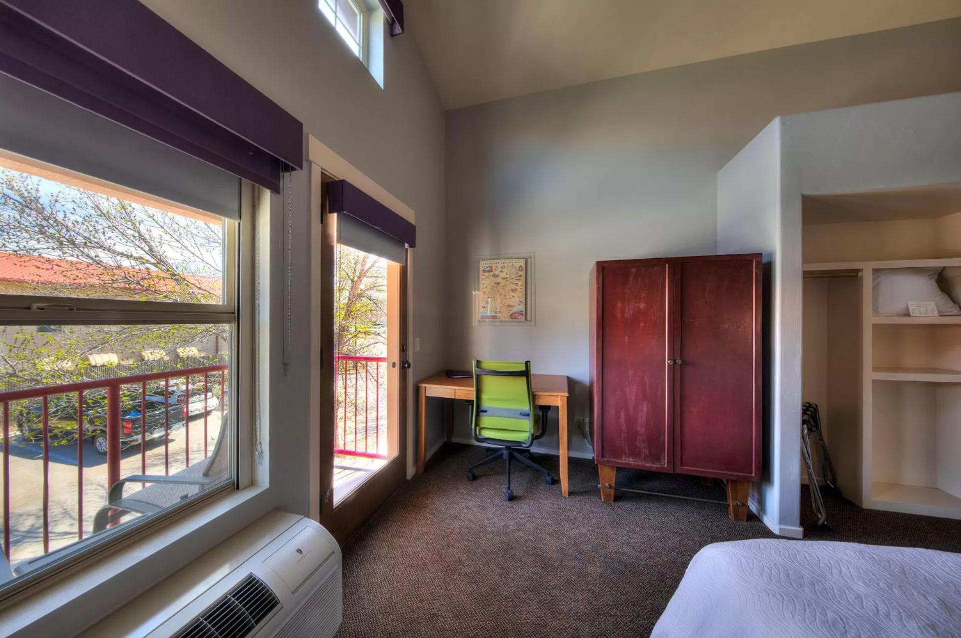 Bedroom, Bed in The Gonzo Inn