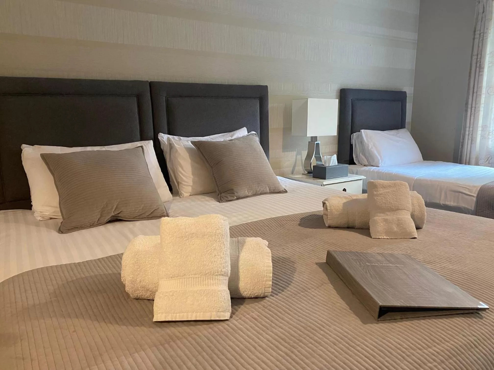 Bed in The Oaks Hotel