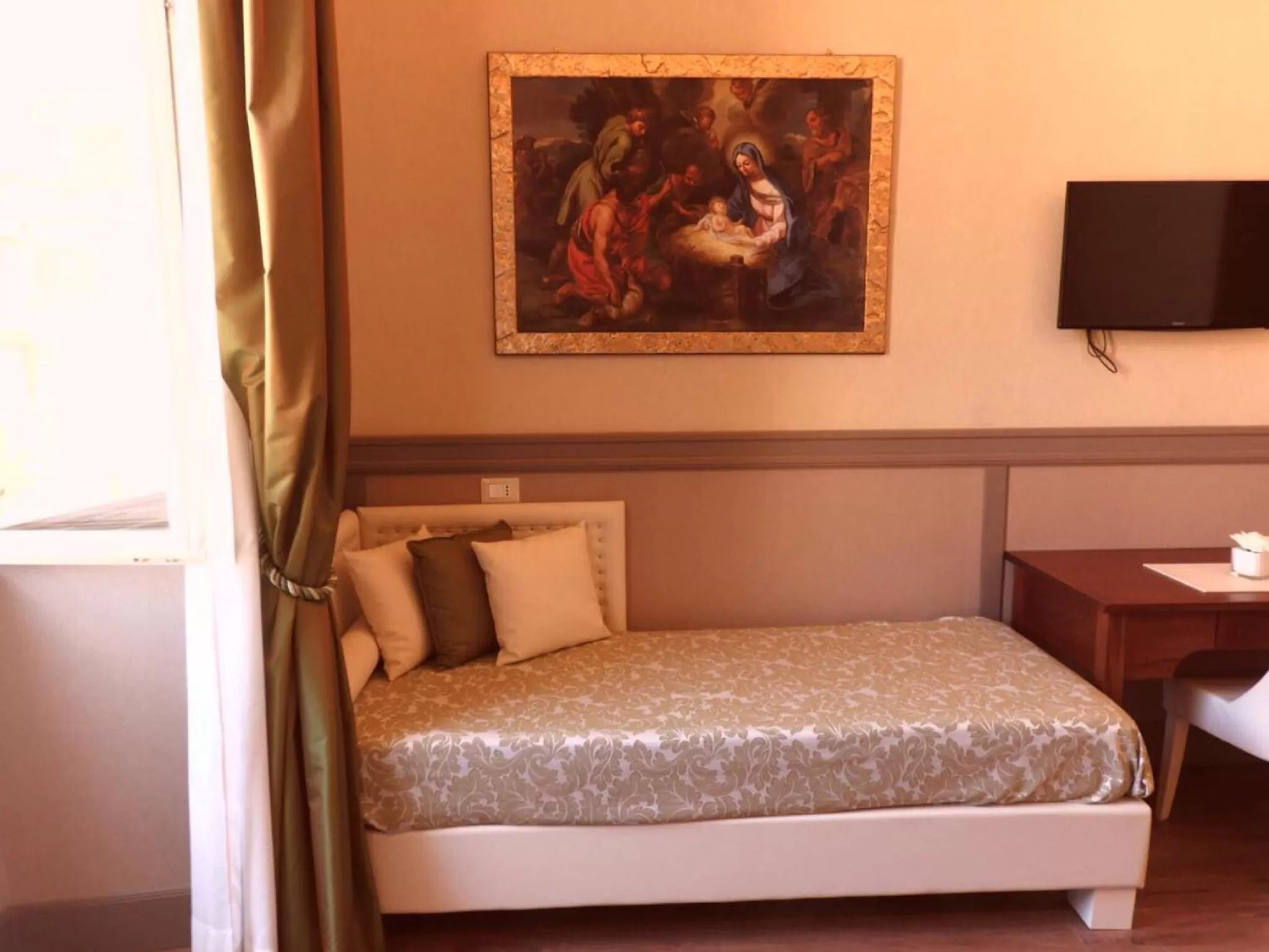 Bed in Basilica Hotel