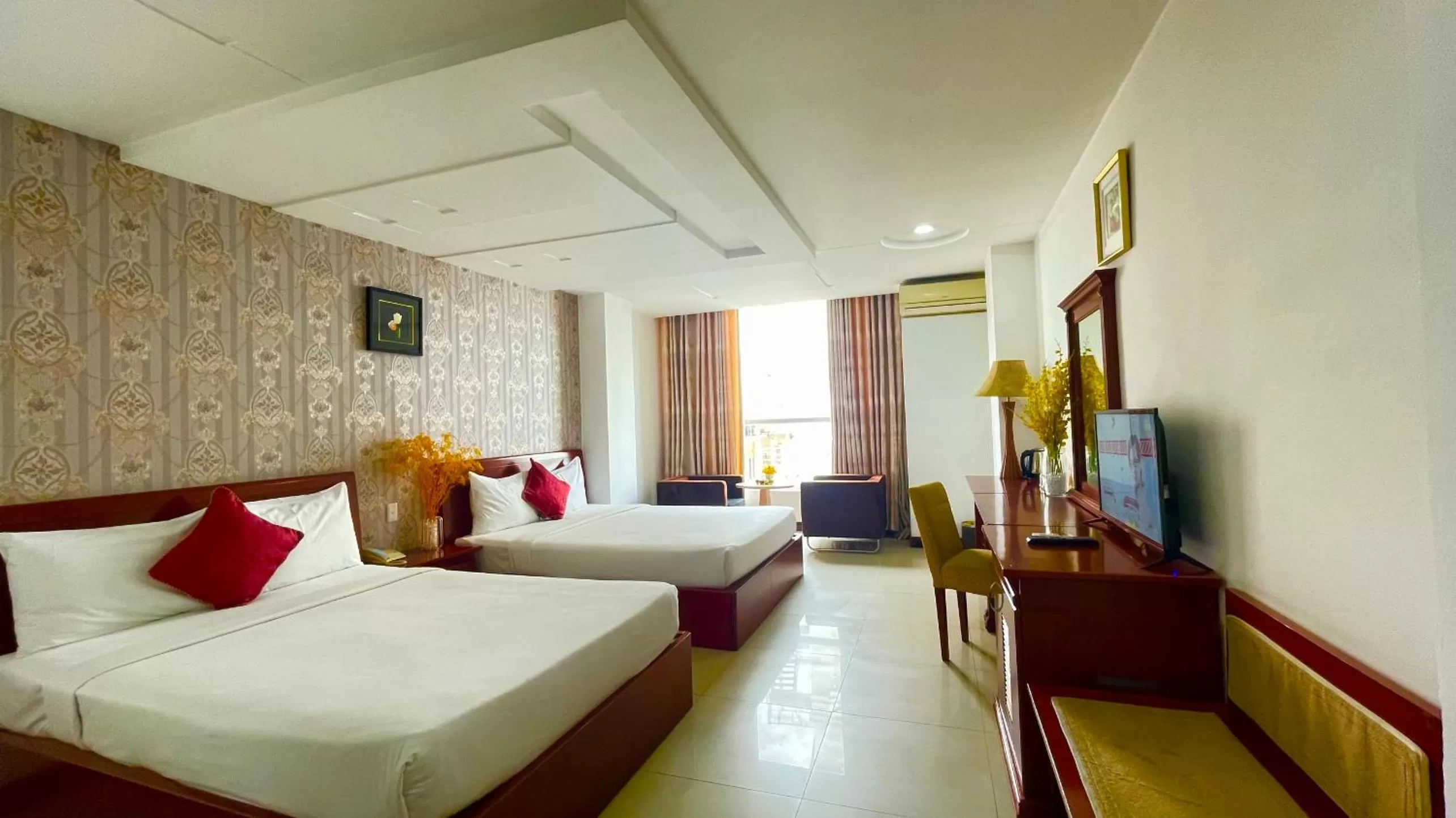 Communal lounge/ TV room, Bed in Gold hotel, Saigon