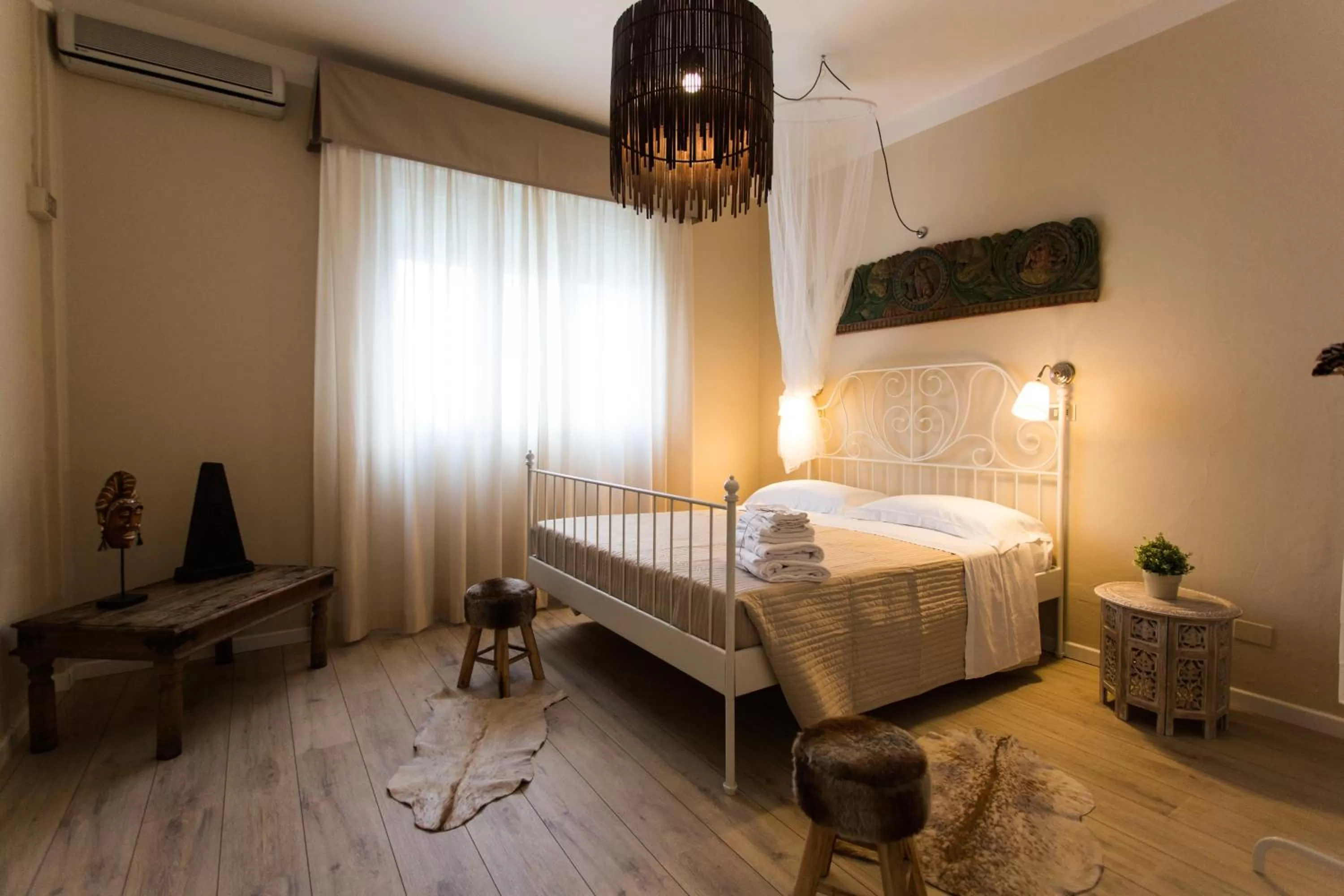 1920 Maison et Musique Hotel