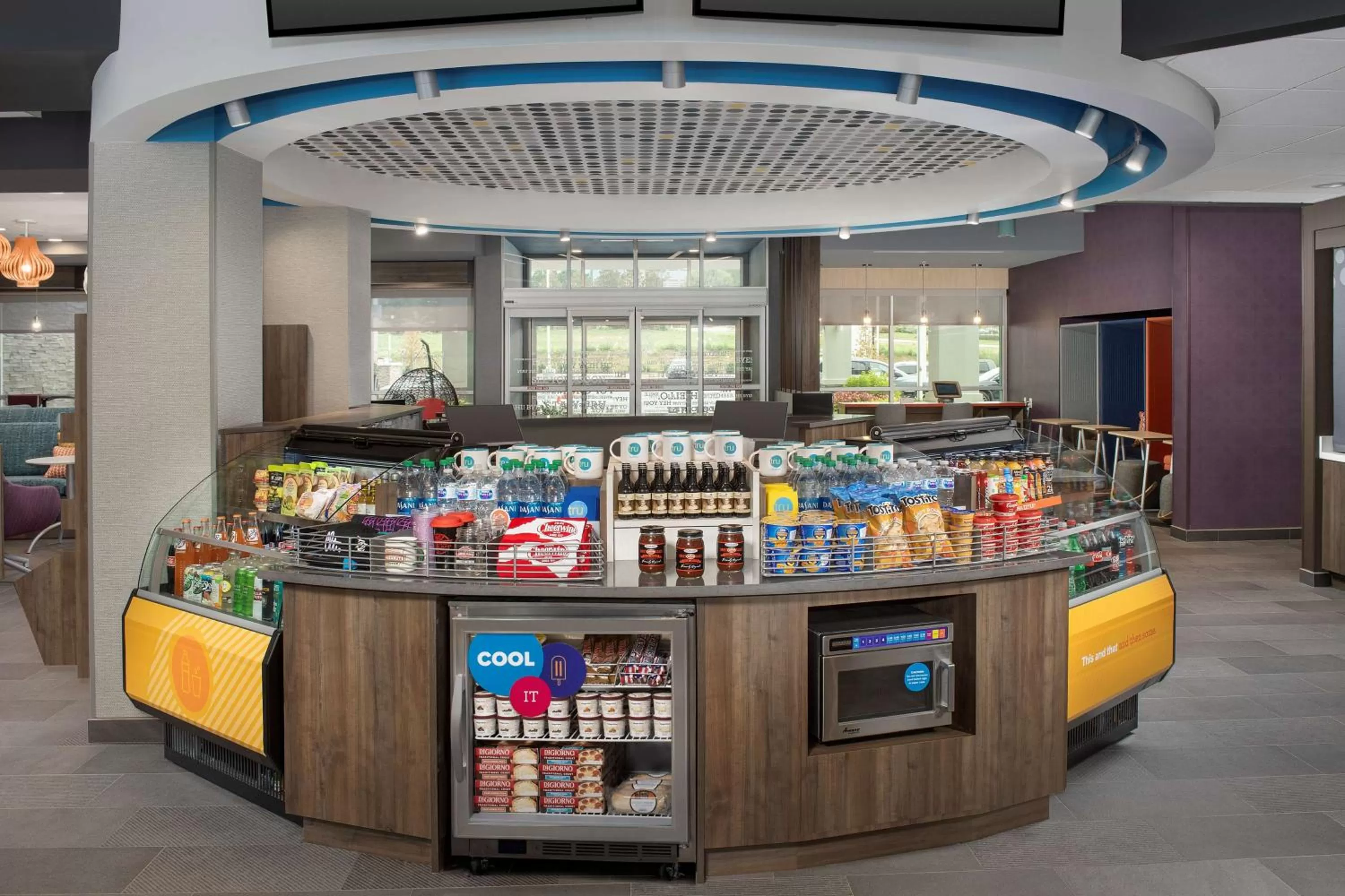 Restaurant/places to eat in Tru By Hilton Charlotte Airport Lake Pointe