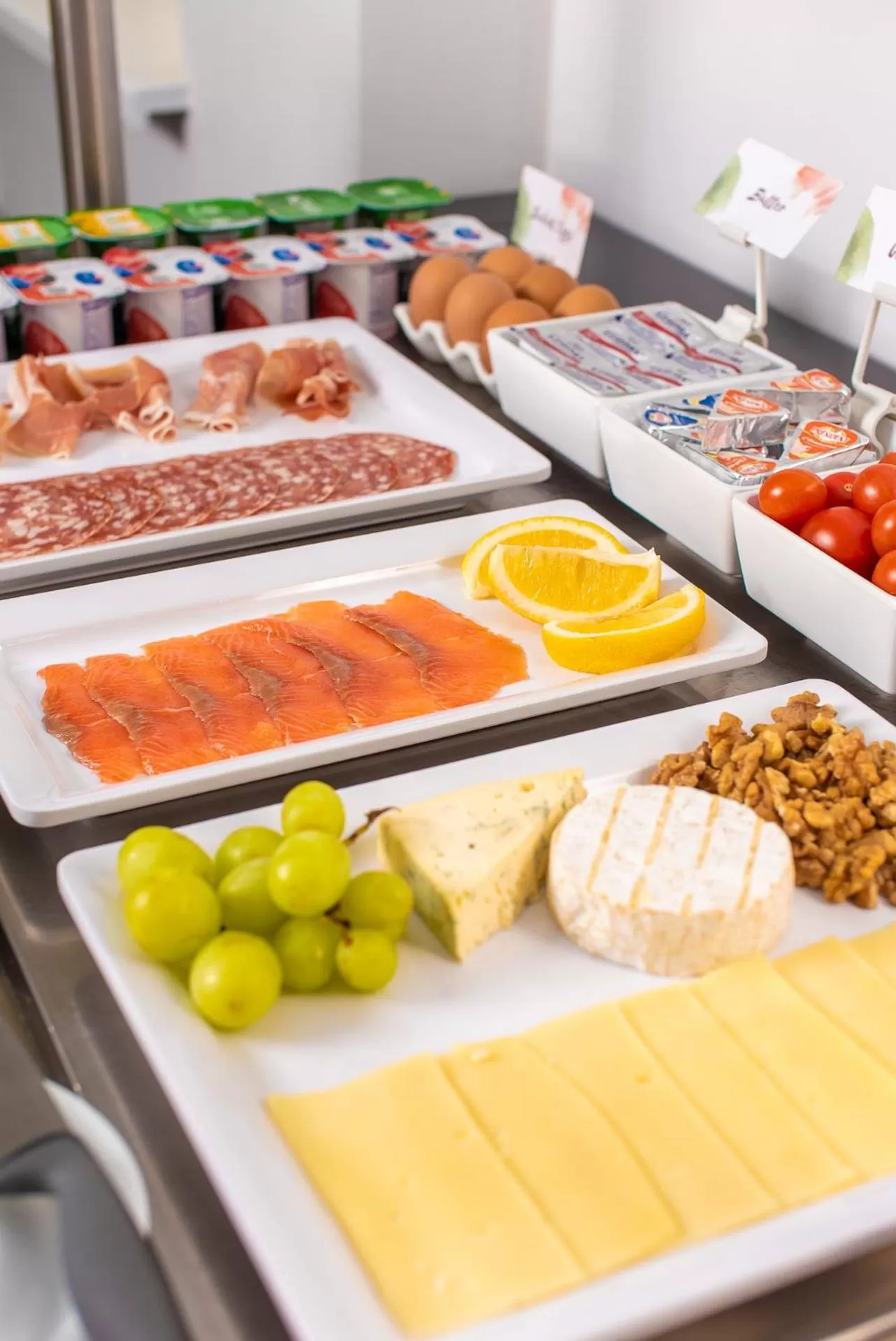 Breakfast in Thomas Albert Hotel