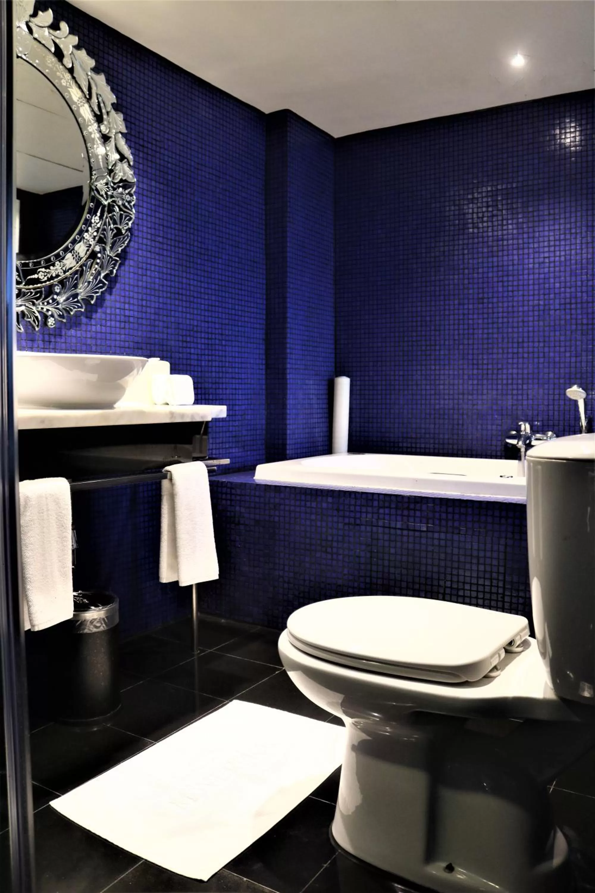 Shower in Mövenpick Hotel Mactan Island Cebu