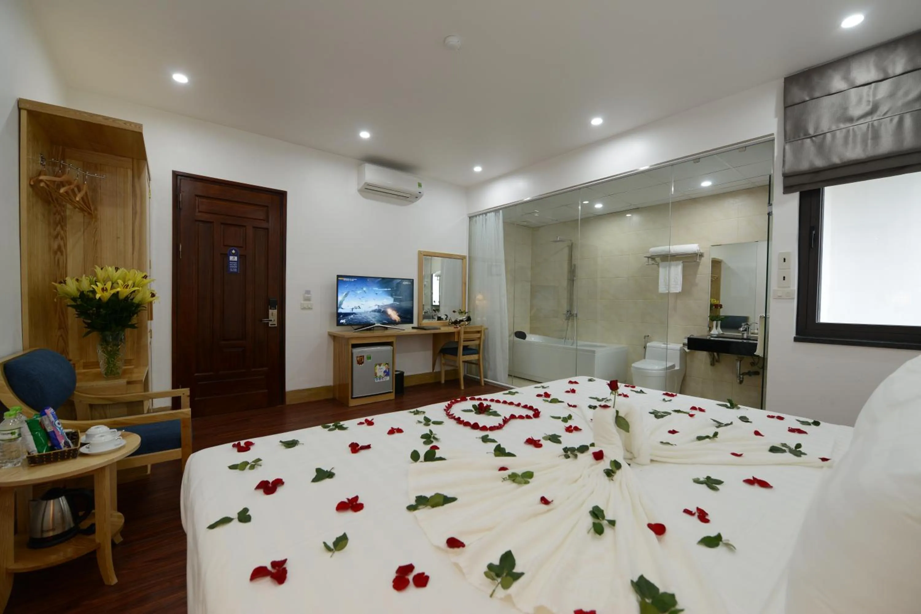 Bed in Blue Hanoi Inn City Hotel