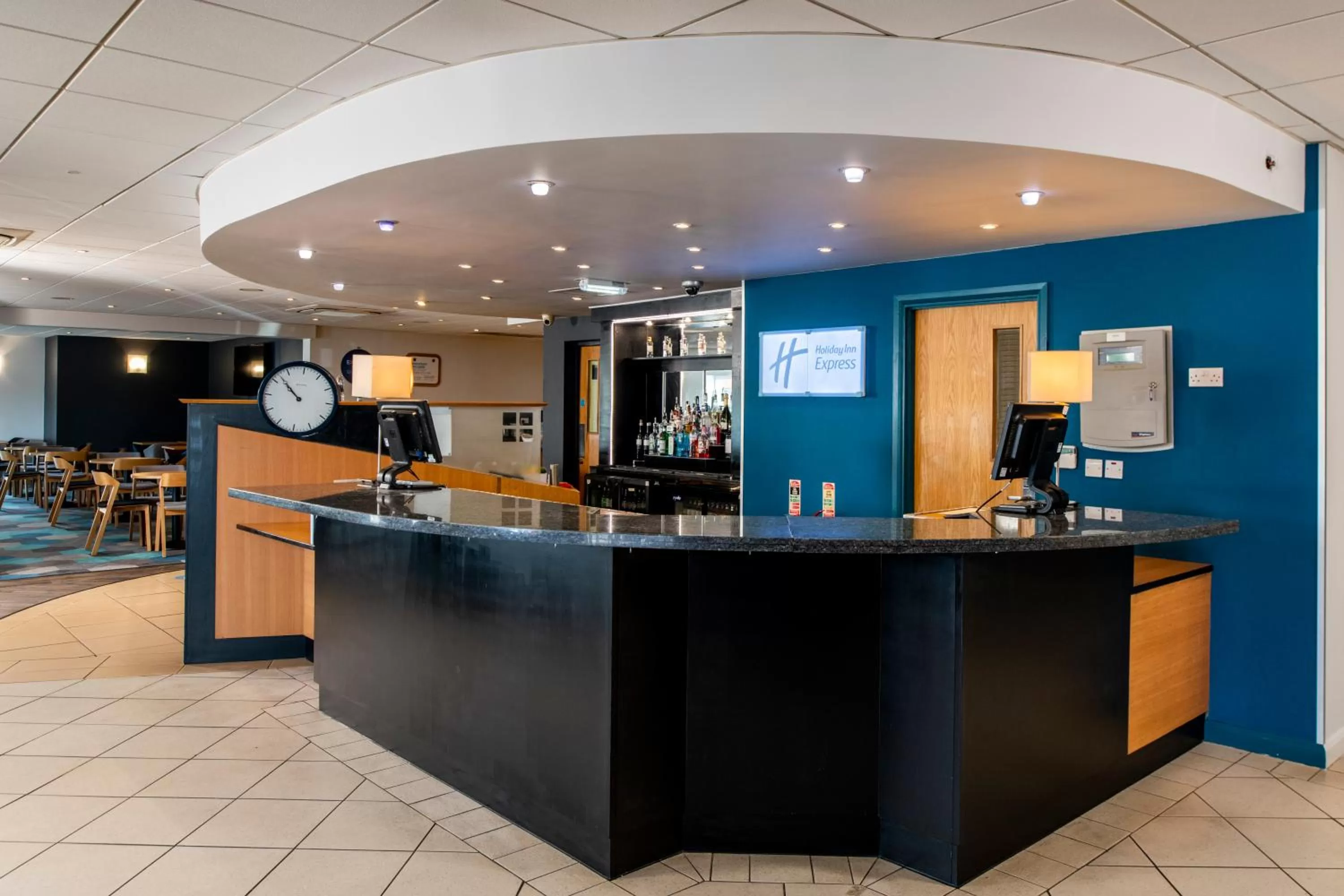 Lobby or reception in Holiday Inn Express Newcastle Gateshead by IHG
