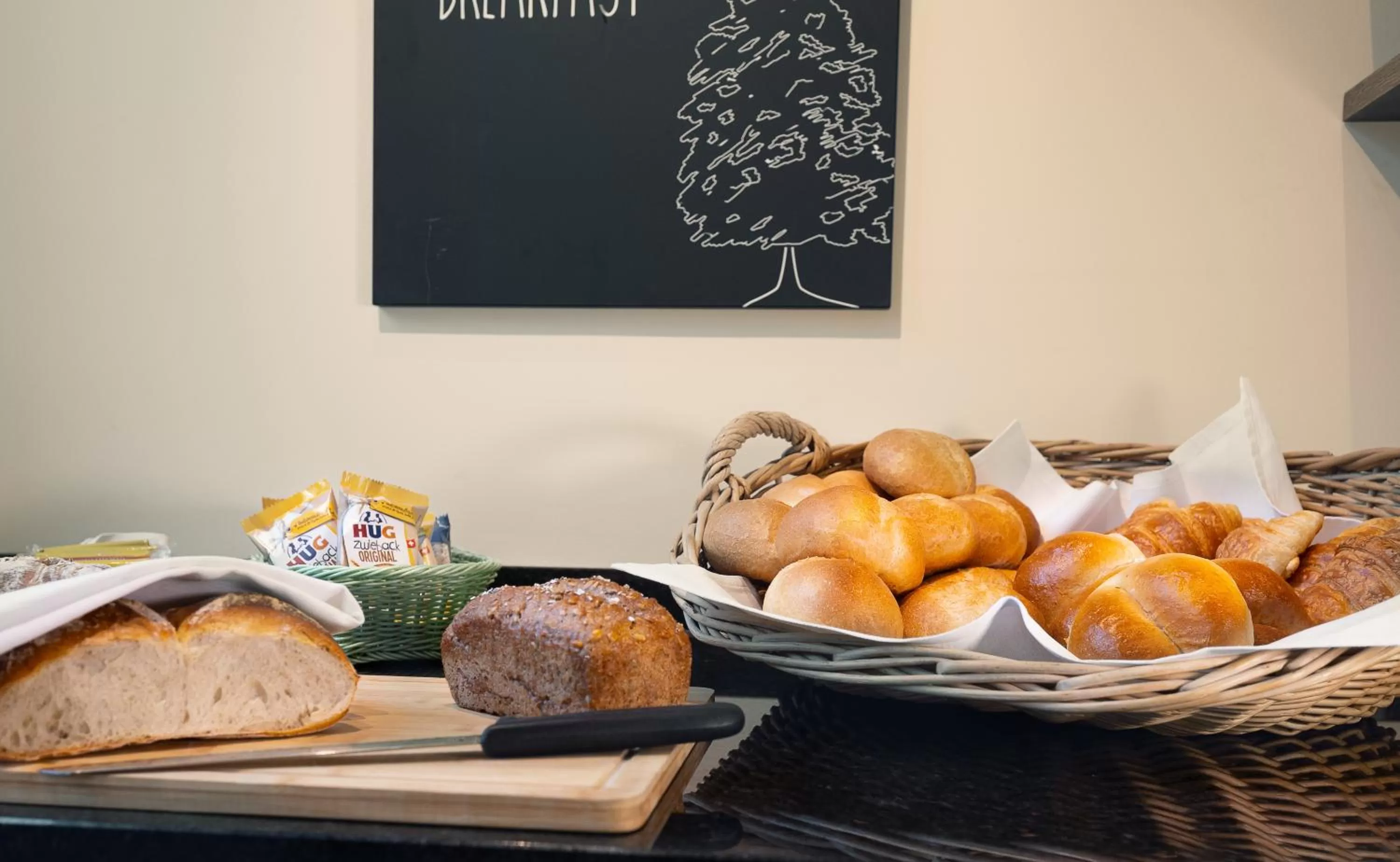 Buffet breakfast in Hotel Linde - 24h Self Check-in