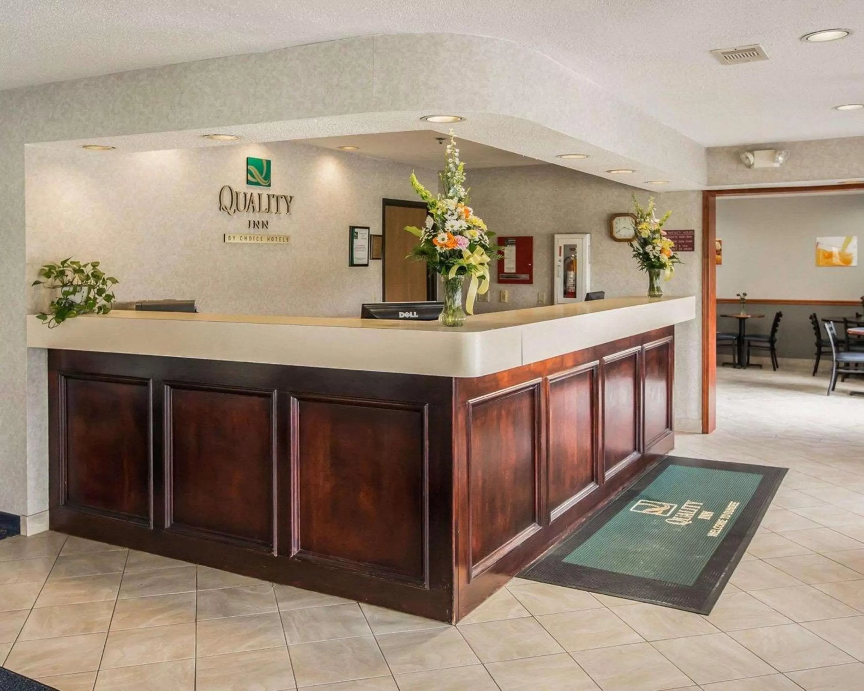 Lobby or reception in Quality Inn Dundee