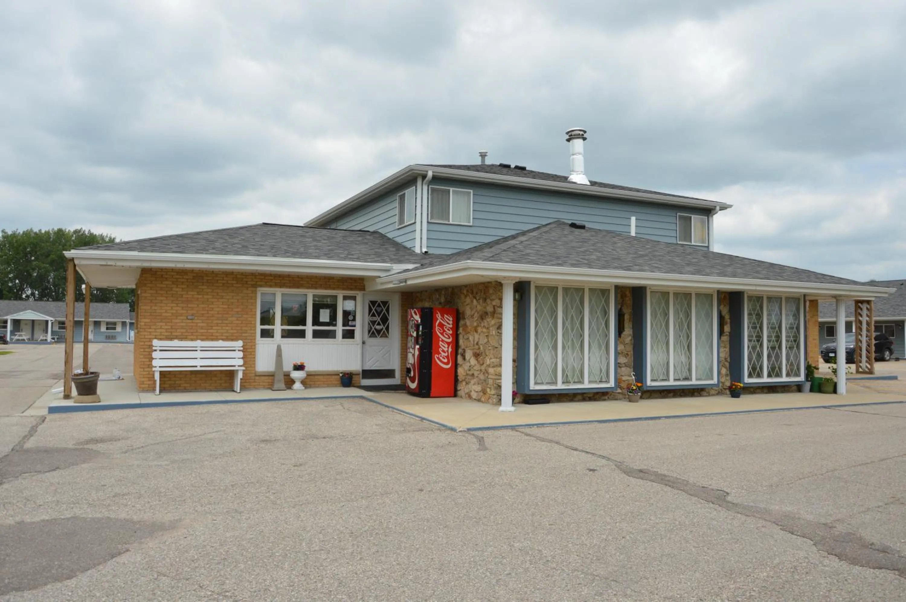 Property building in Americas Best Value Inn Suburban