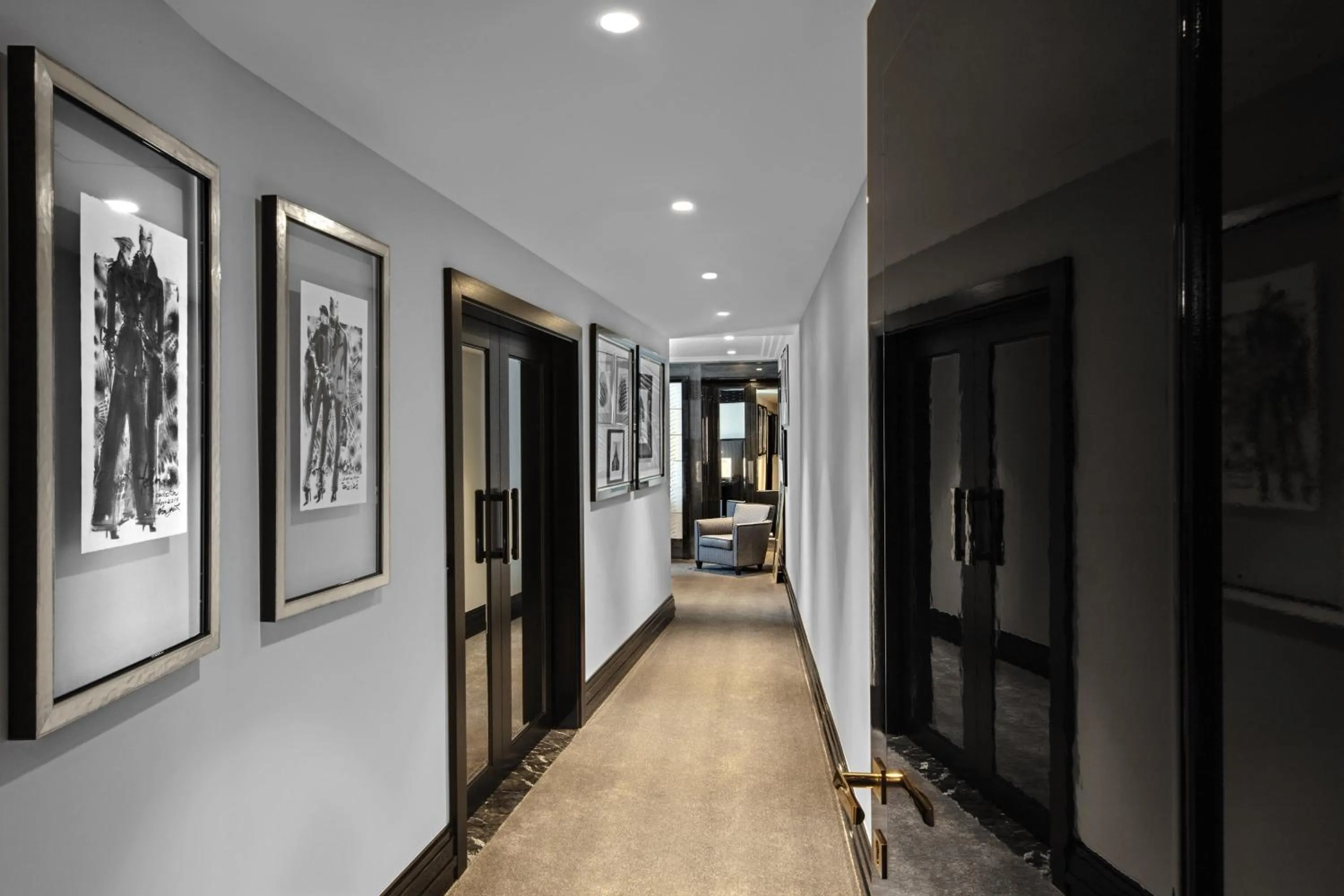 Photo of the whole room in Prince de Galles, a Luxury Collection hotel, Paris