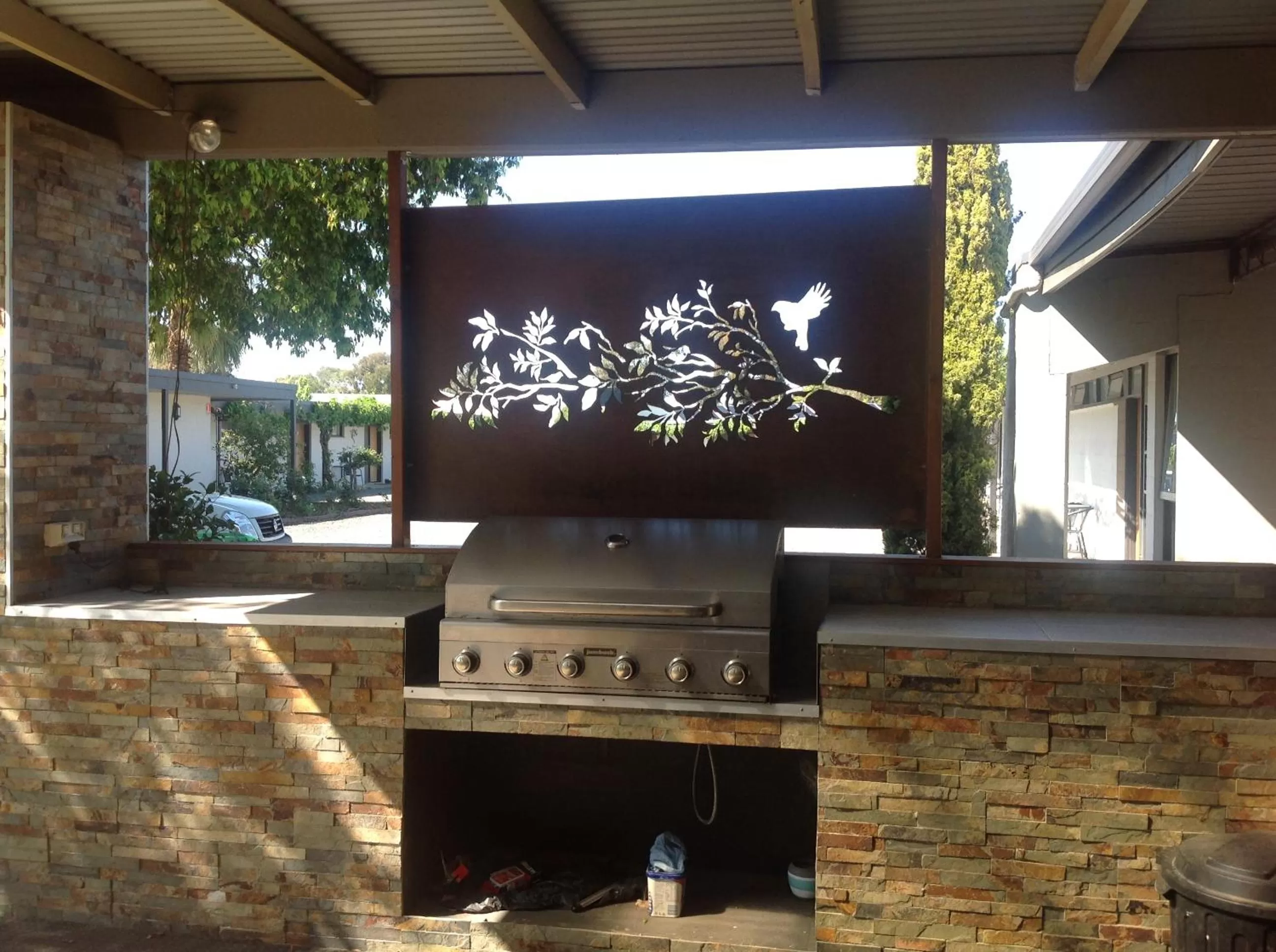 BBQ facilities in Cobram Colonial Motor Inn