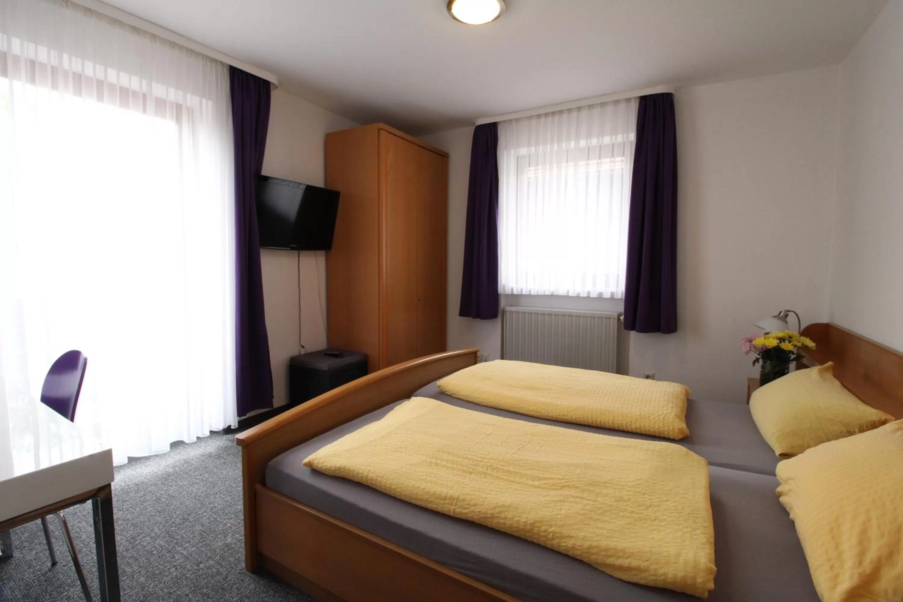 Photo of the whole room, Bed in Zur Auszeit