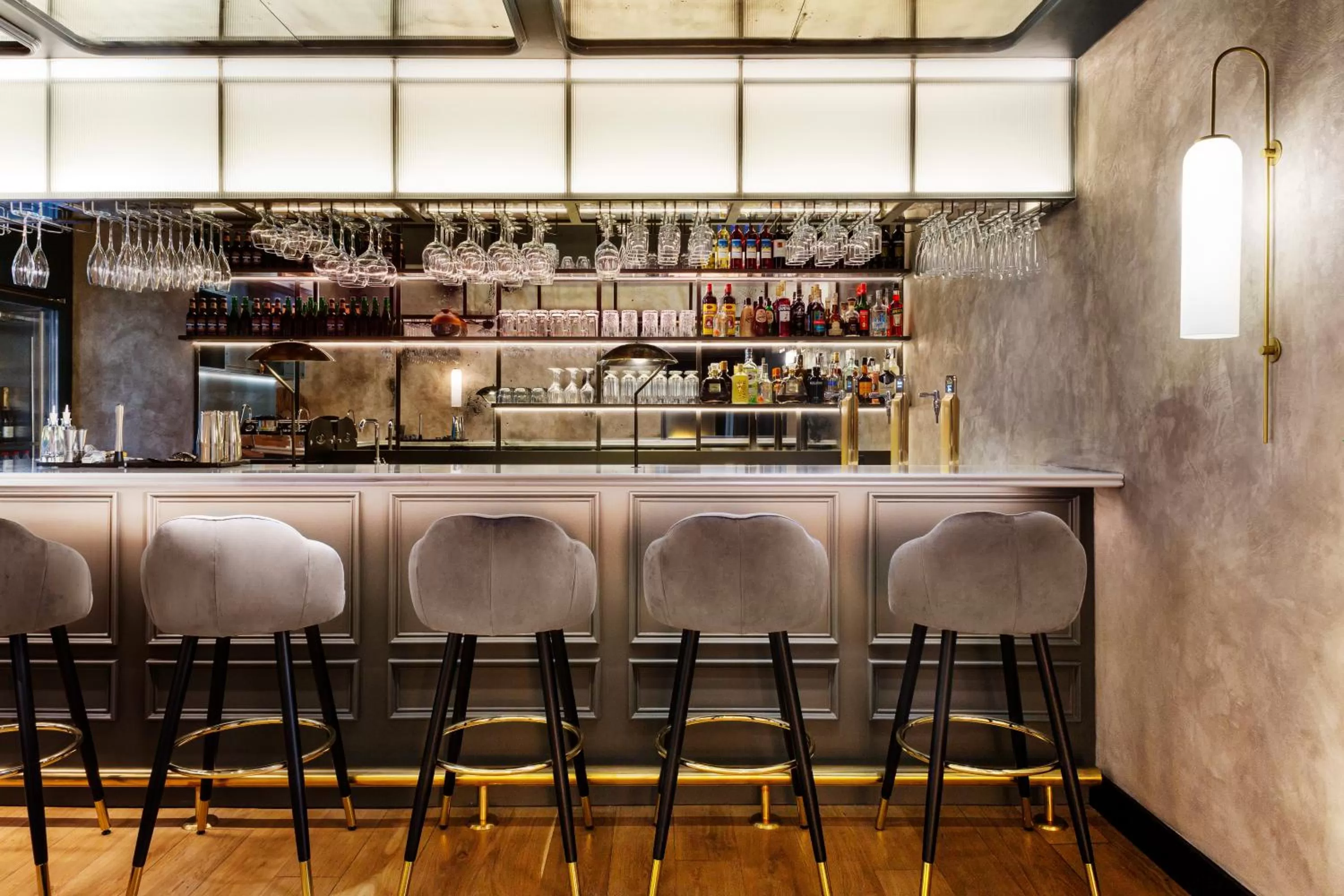 Lounge or bar in Radisson Blu Hotel, Madrid Prado