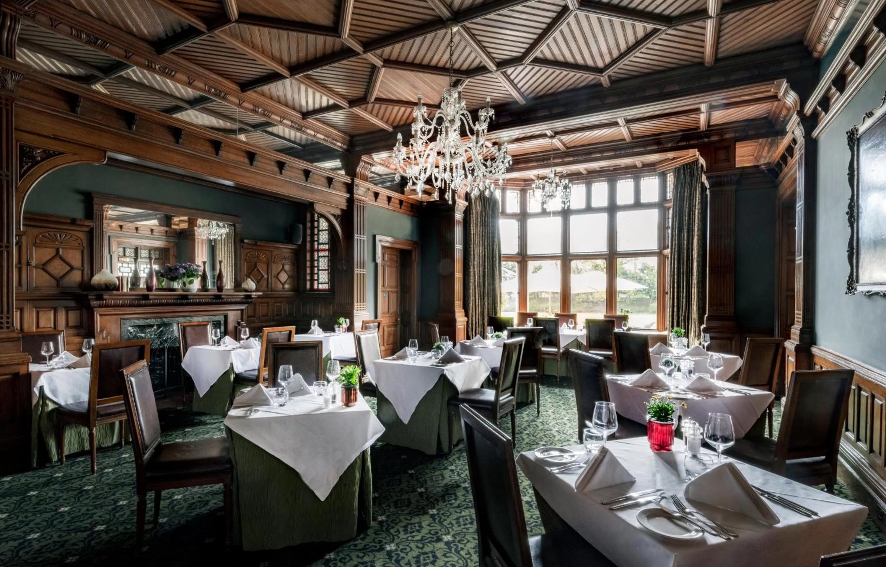 Restaurant/places to eat in Woodlands Park Hotel