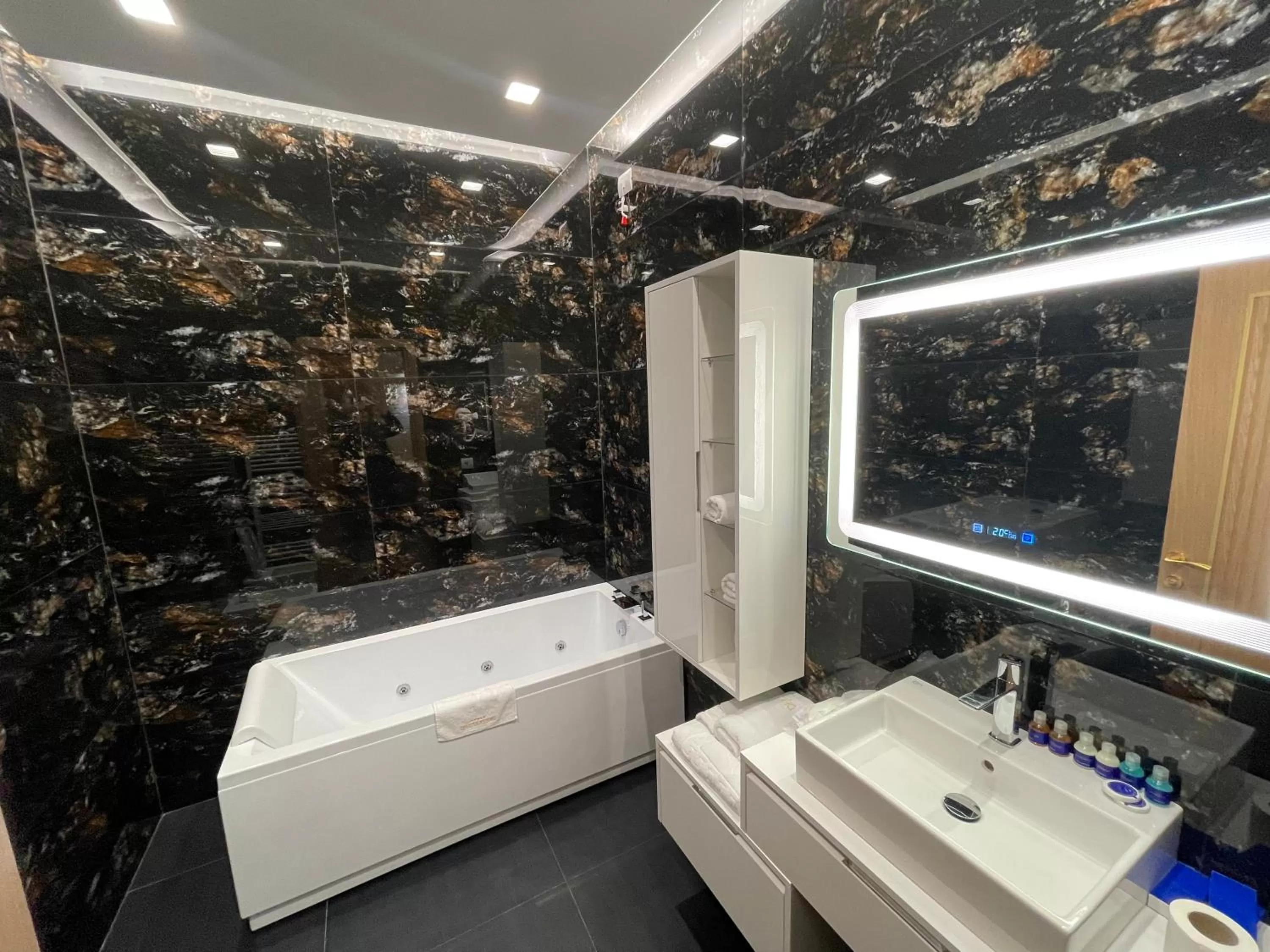 Shower in Deluxe Resort and SPA