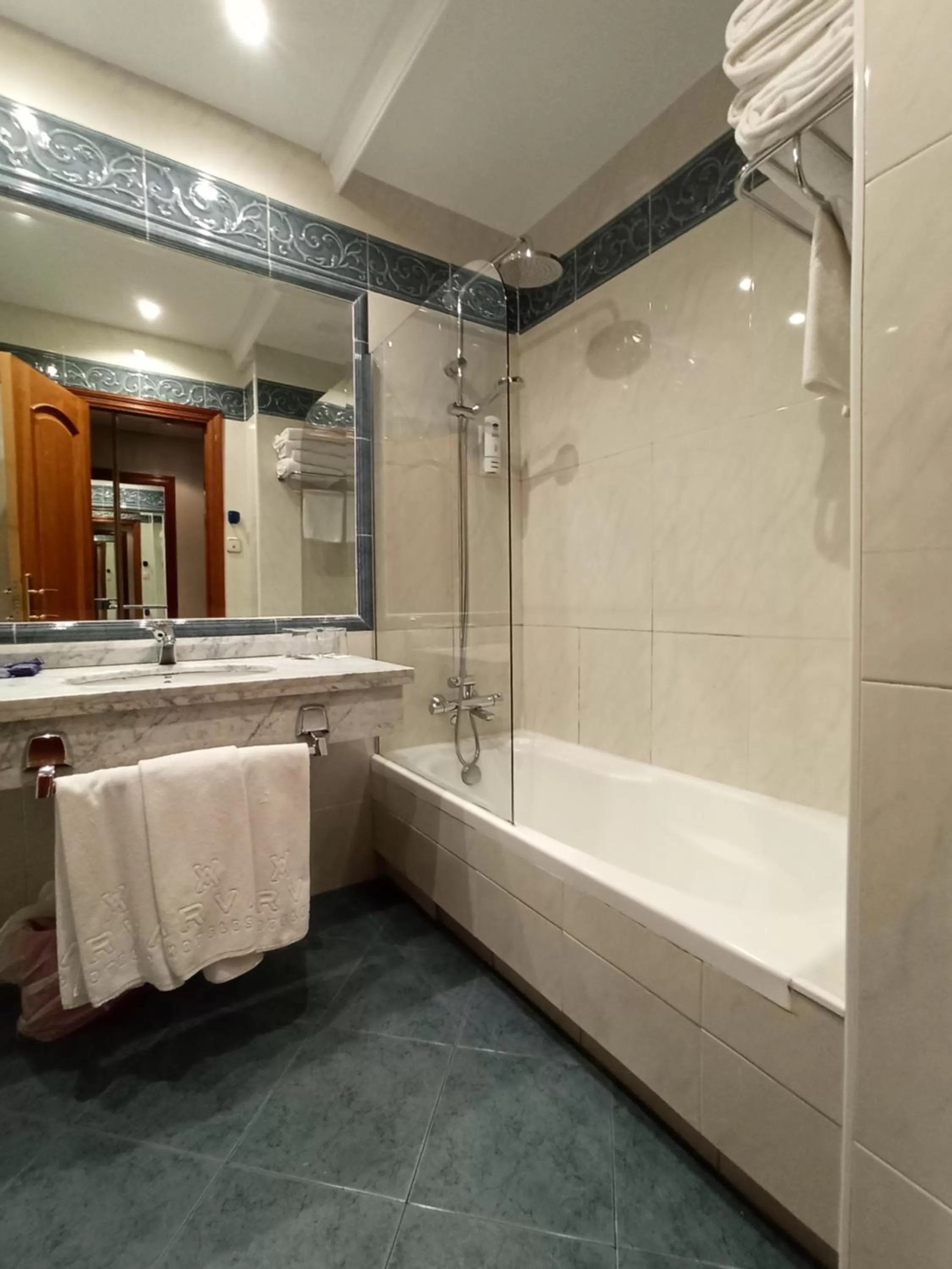 Bathroom in ARVA Spa París