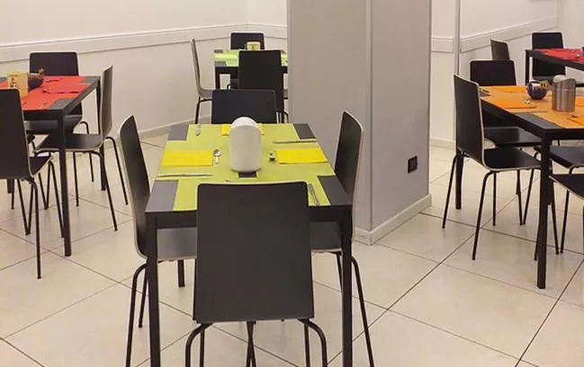 Restaurant/places to eat in Hotel Lux