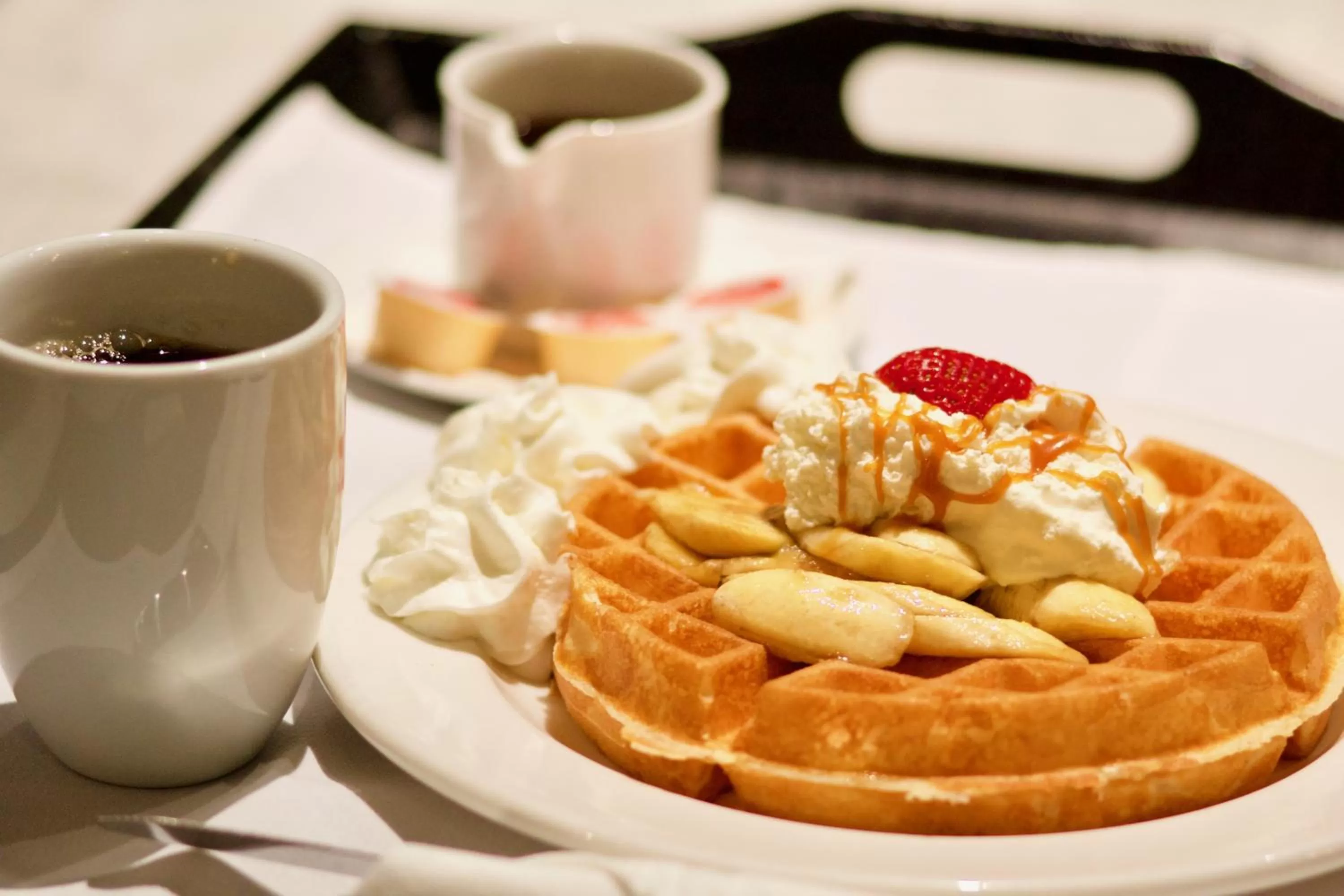 Restaurant/places to eat in Century Plaza Hotel