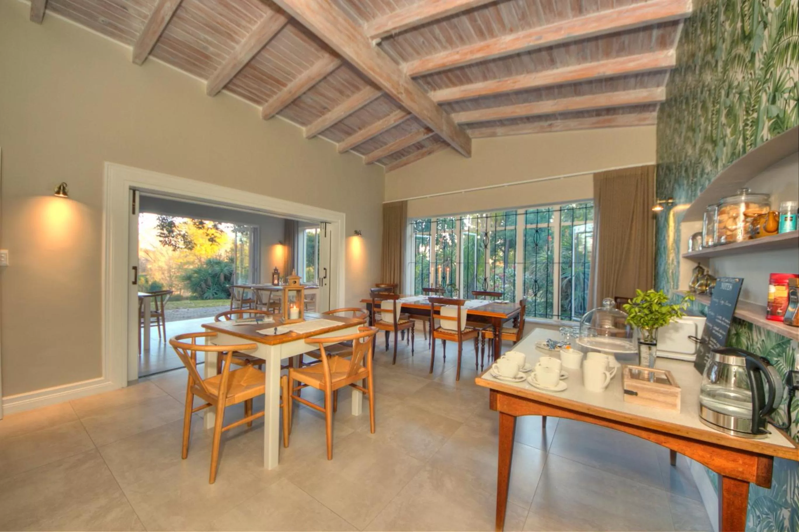 Dining area in Amberhall Guesthouse
