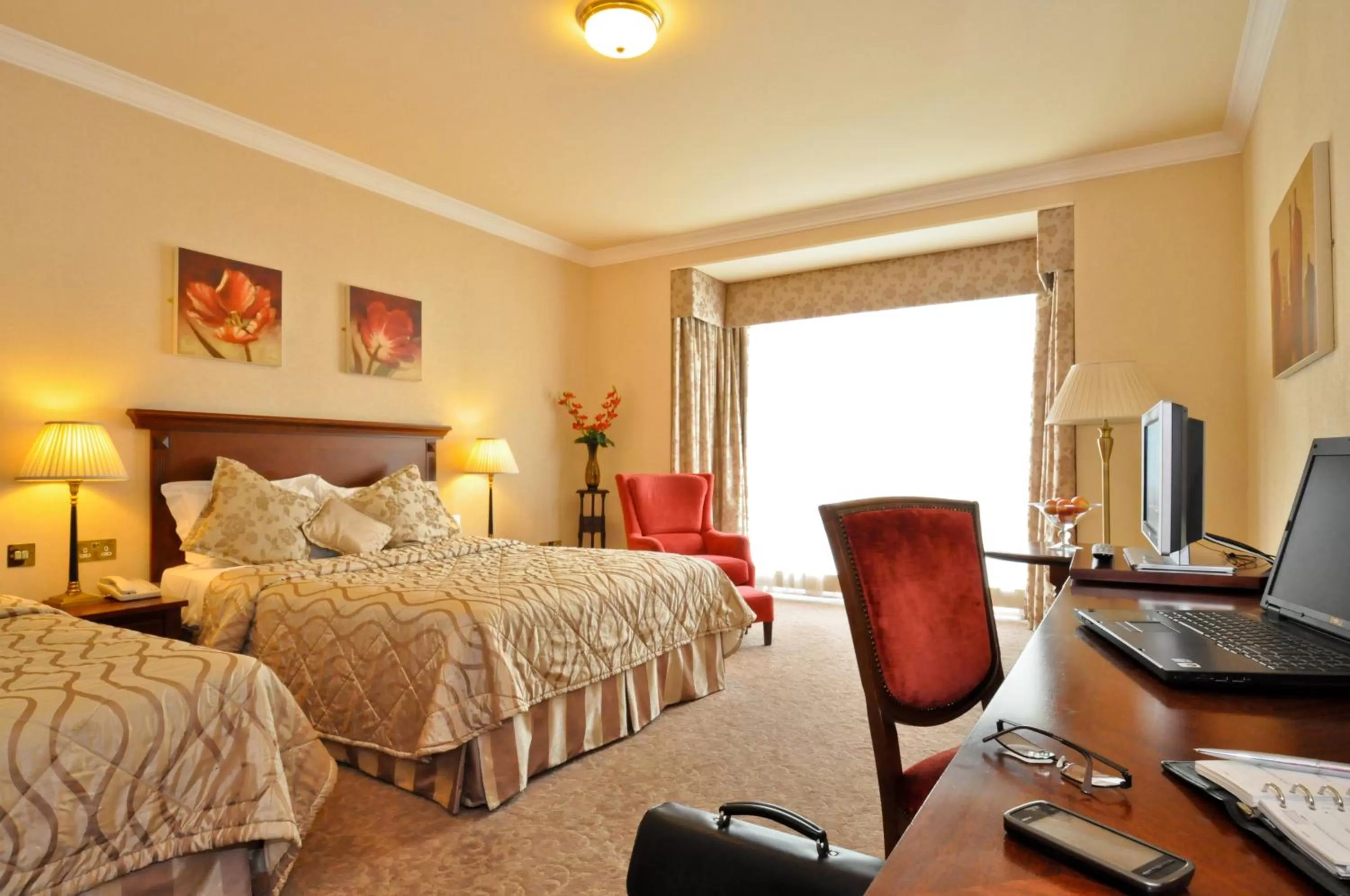 Photo of the whole room, Bed in The Ardilaun Hotel