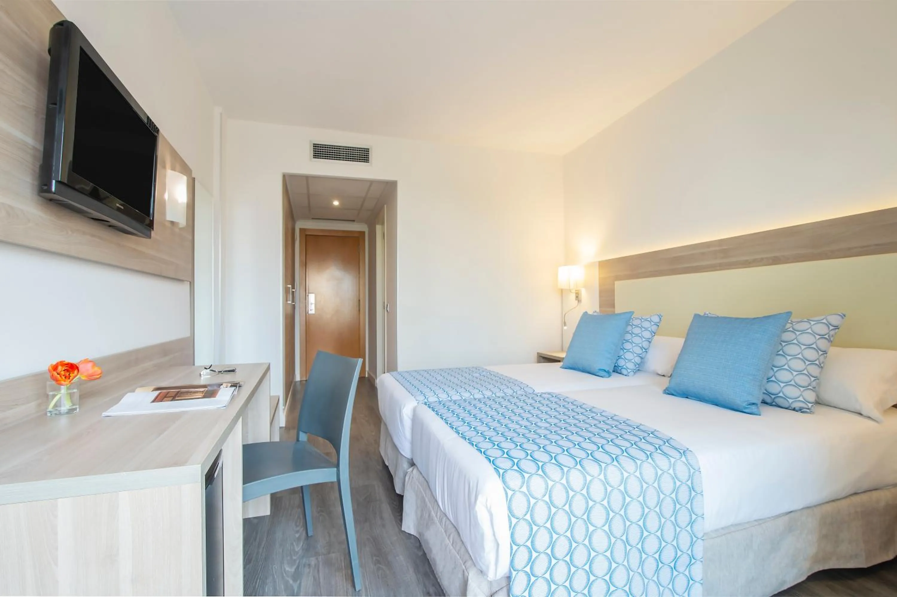 Bed in Hotel Benidorm East by Pierre & Vacances