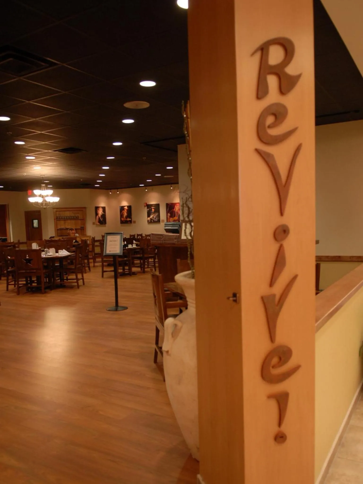 Restaurant/places to eat in Wyndham Garden Hotel Austin