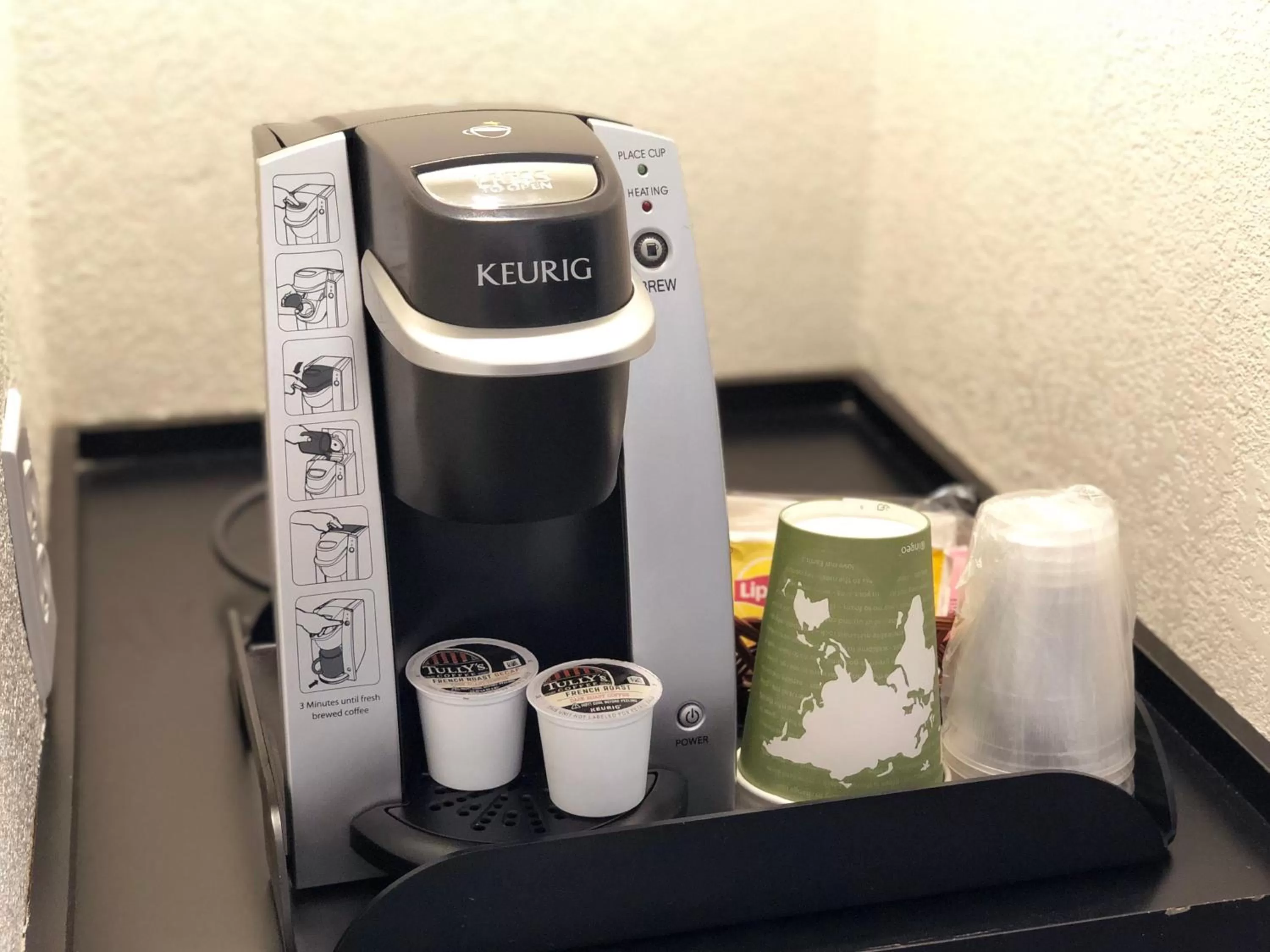 Coffee/tea facilities in Atherton Park Inn and Suites