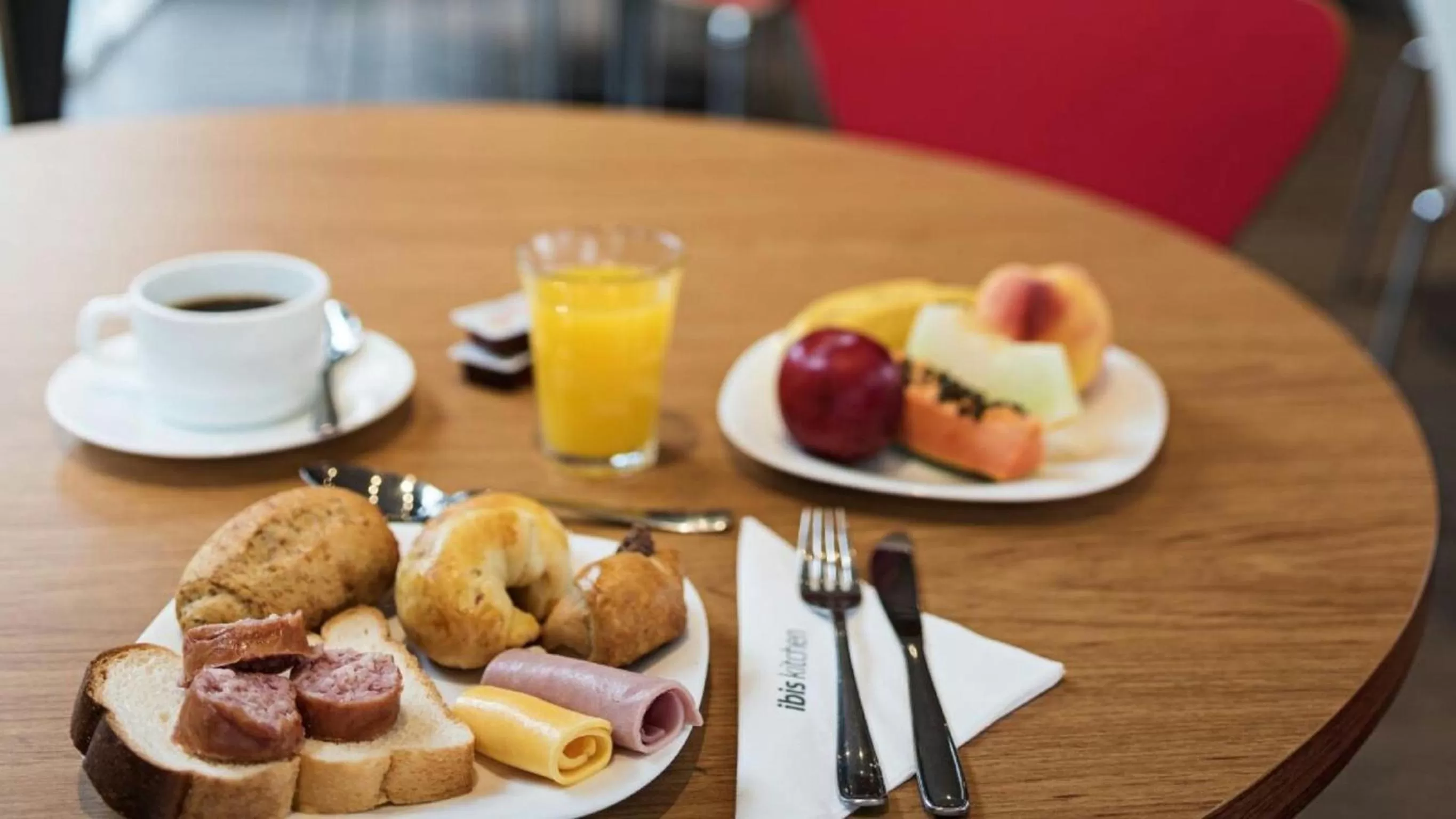 Continental breakfast in ibis Londrina Shopping