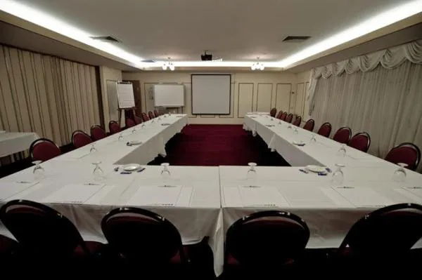 Business facilities in Centrepoint Motor Inn