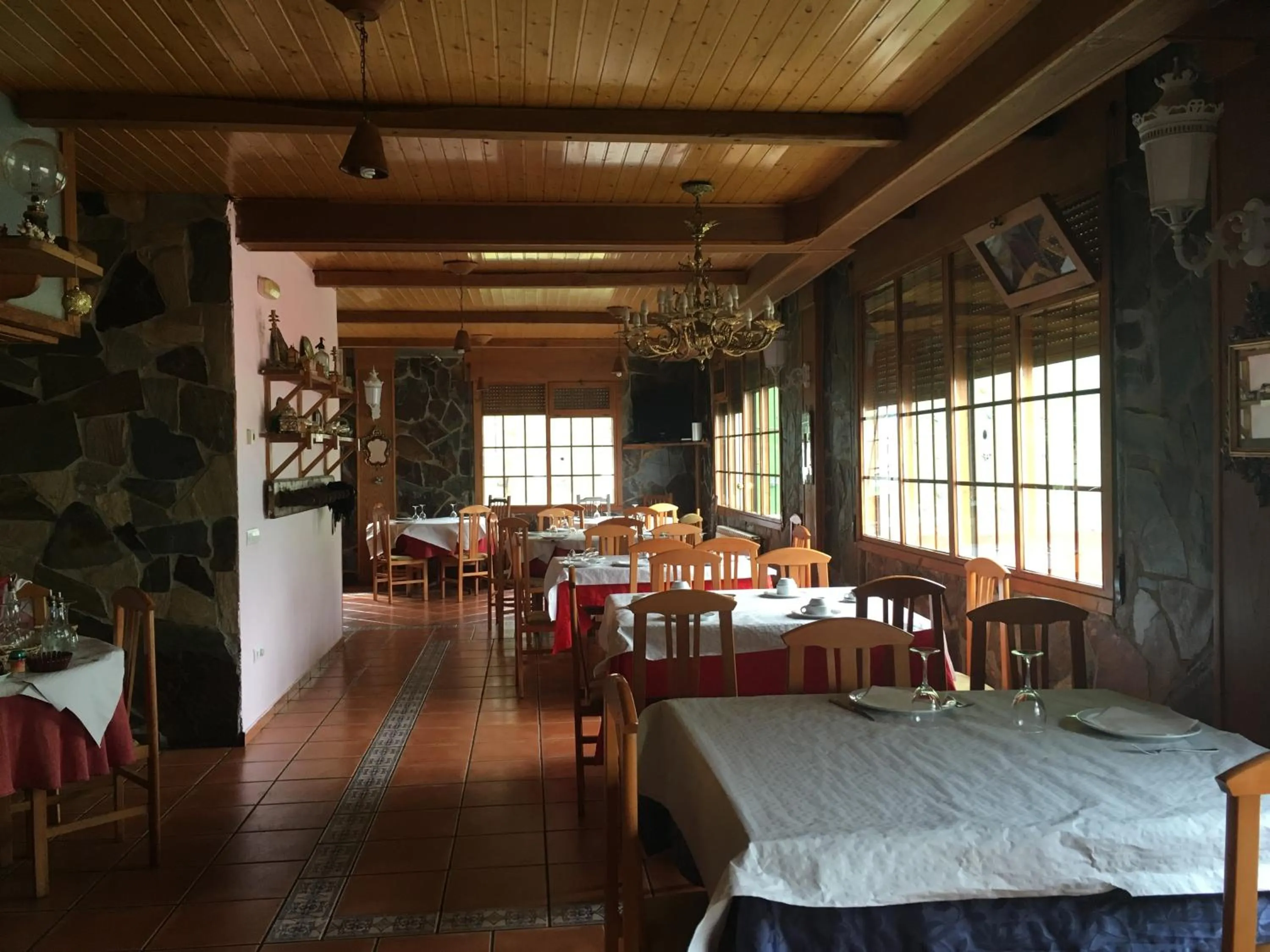 Restaurant/places to eat in Hotel Rural Camino Medulas