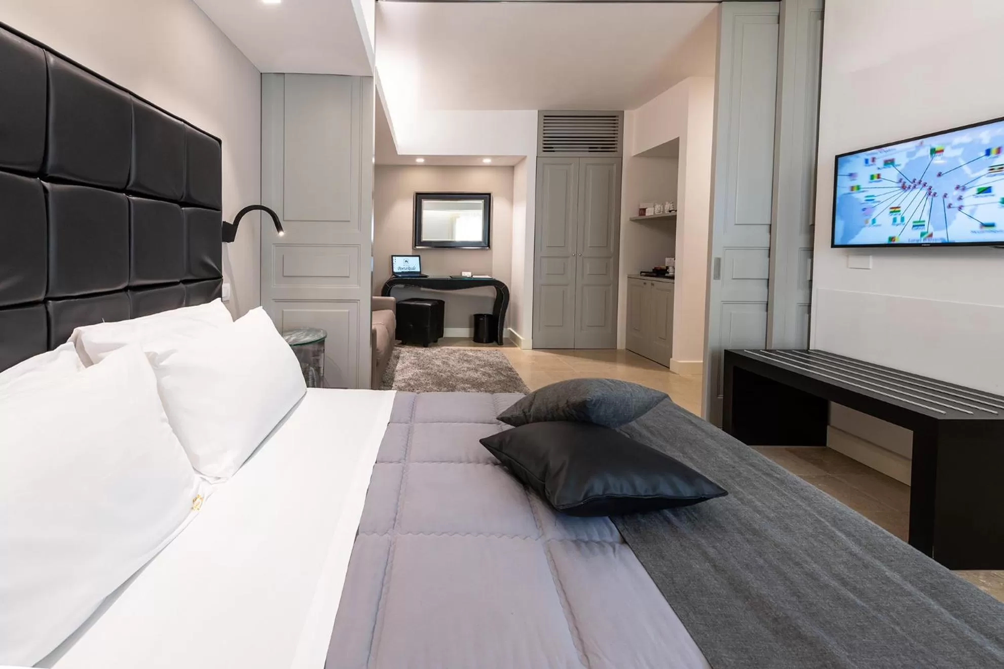 Photo of the whole room, Bed in Hotel Porta Reale