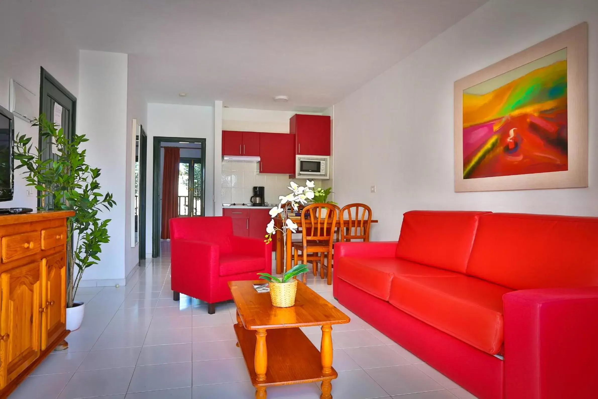 One-Bedroom Apartment with Garden View and King Bed (2 Adults) in Nazaret Sol One-Bedroom Apartment with Garden View and King Bed (2 Adults) in Nazaret Sol