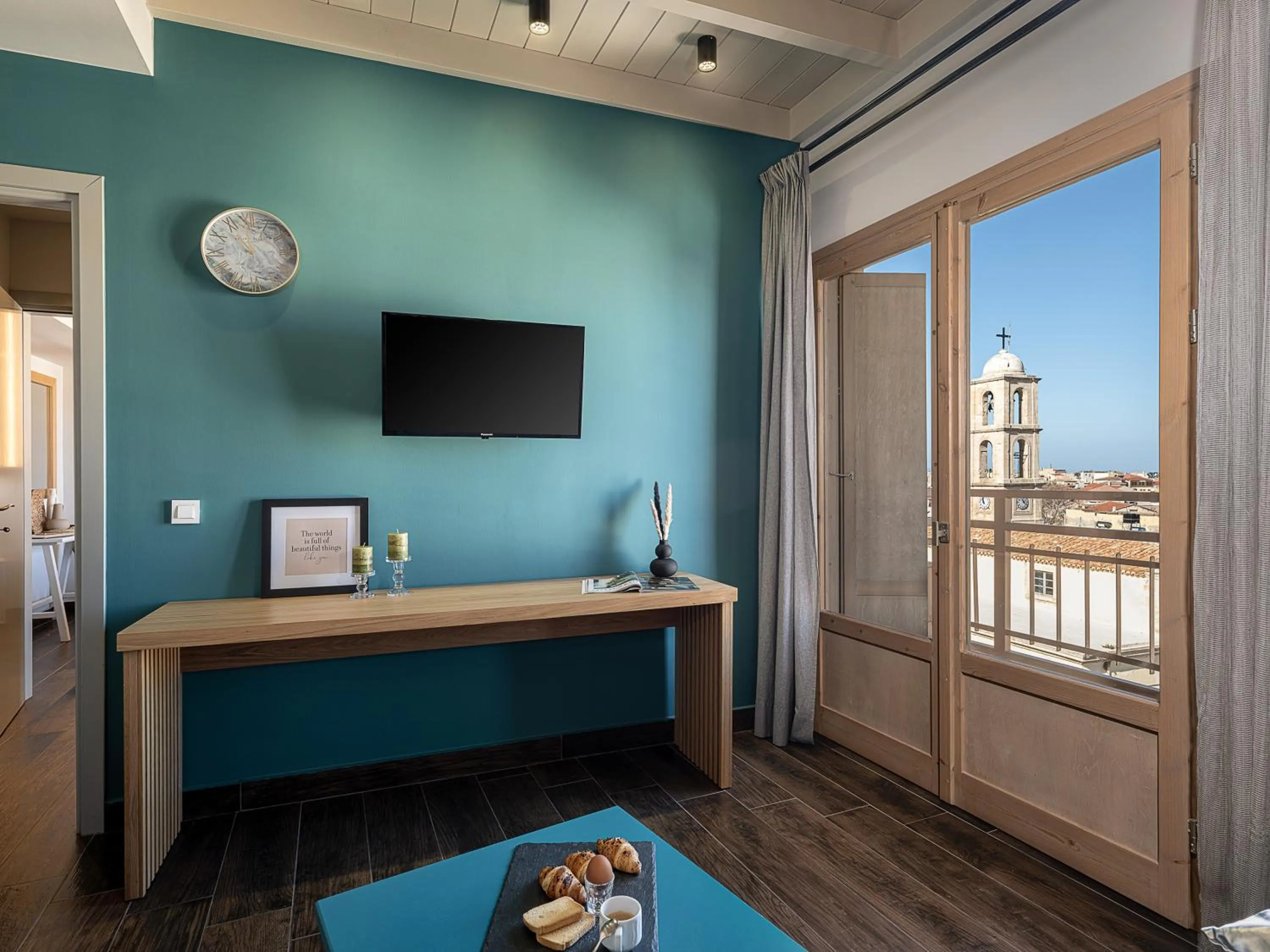 TV and multimedia in Elia Bettolo Hotel