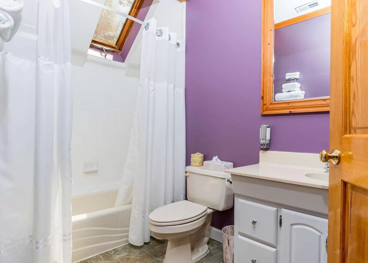 Bathroom in Highland Lake Inn & Resort - Flat Rock