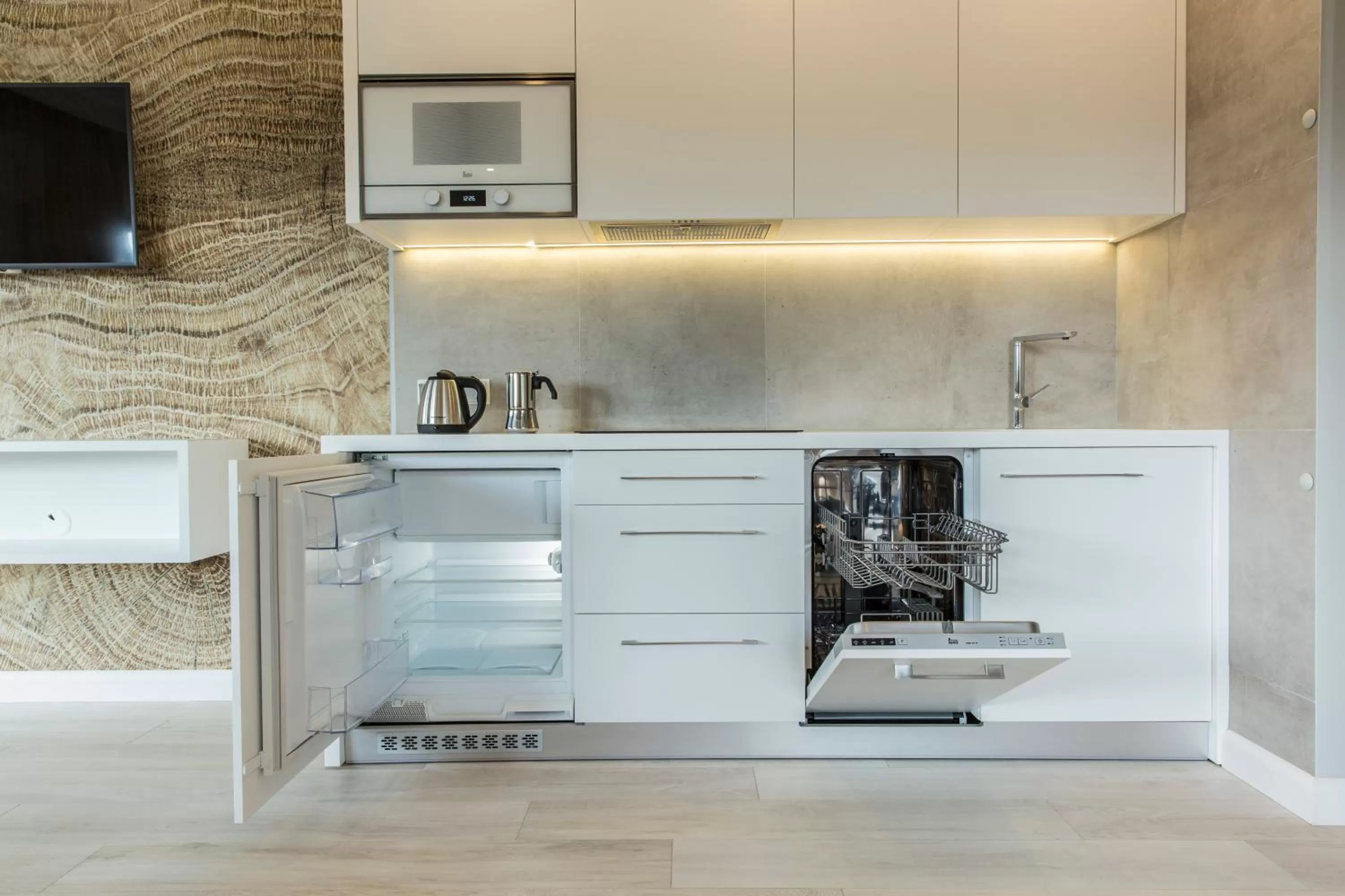 Kitchen or kitchenette in Royal Hill Residence