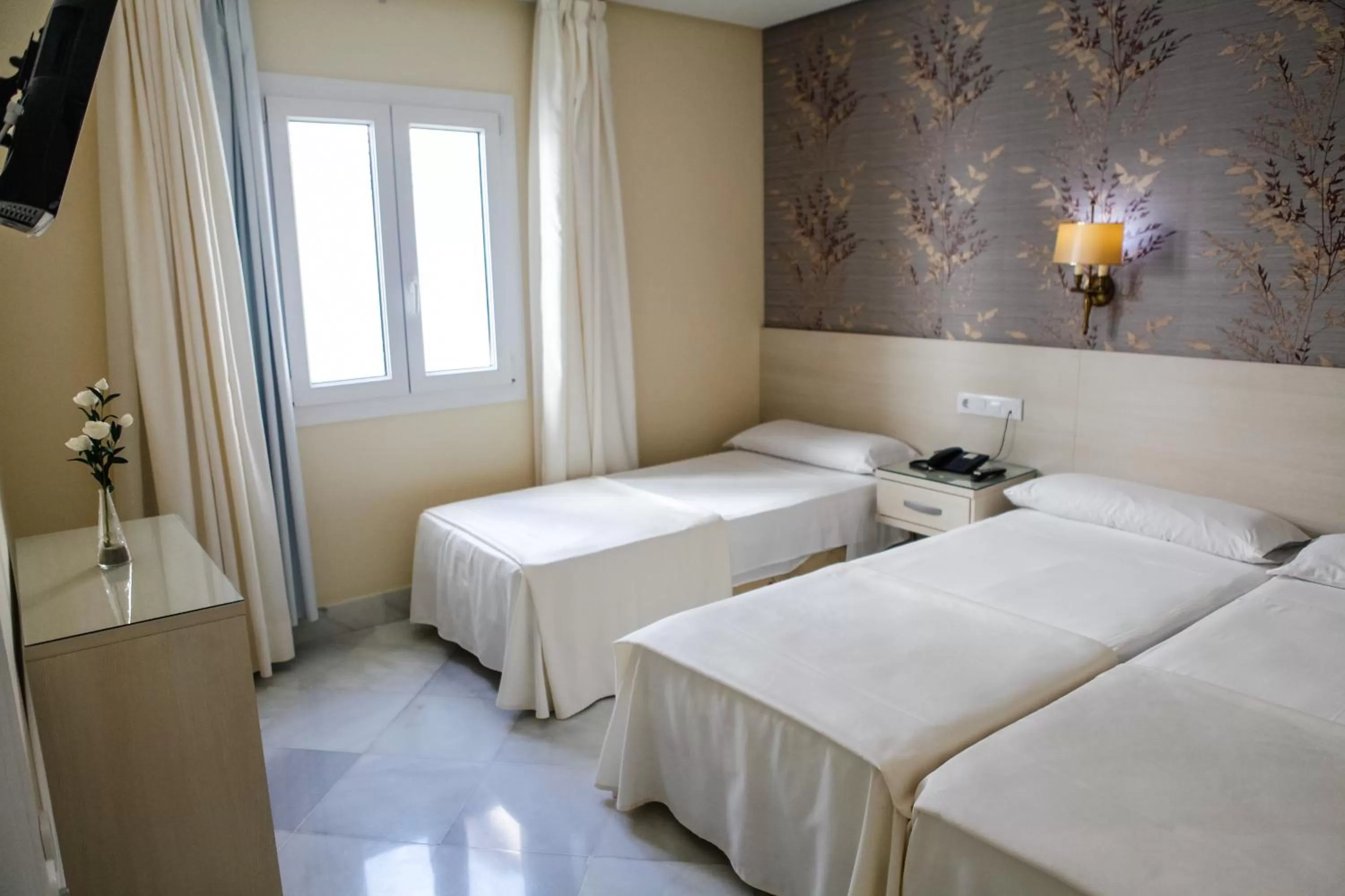 Bedroom, Bed in Chaikana