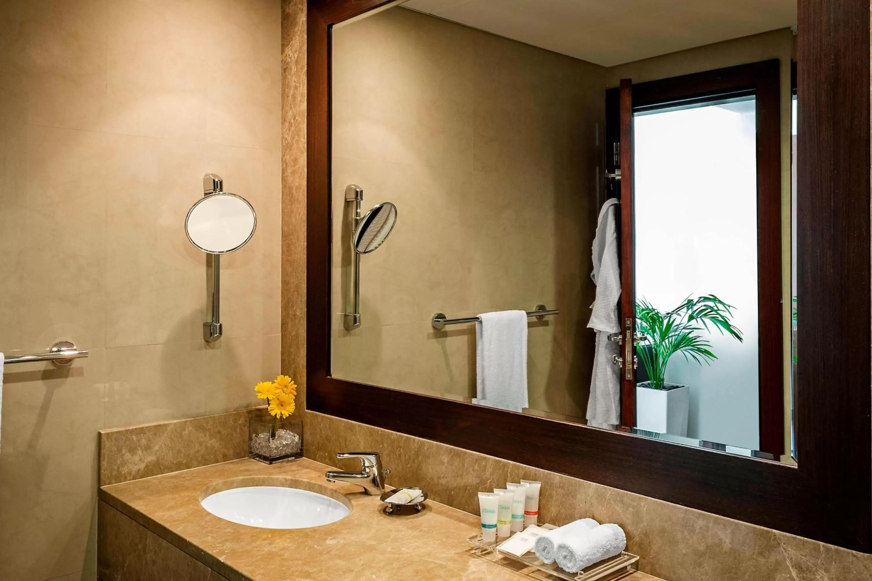 One Bedroom King Suite with Balcony - Complimentary shuttle service to Dubai Mall and Kite Beach in Four Points by Sheraton Sheikh Zayed Road