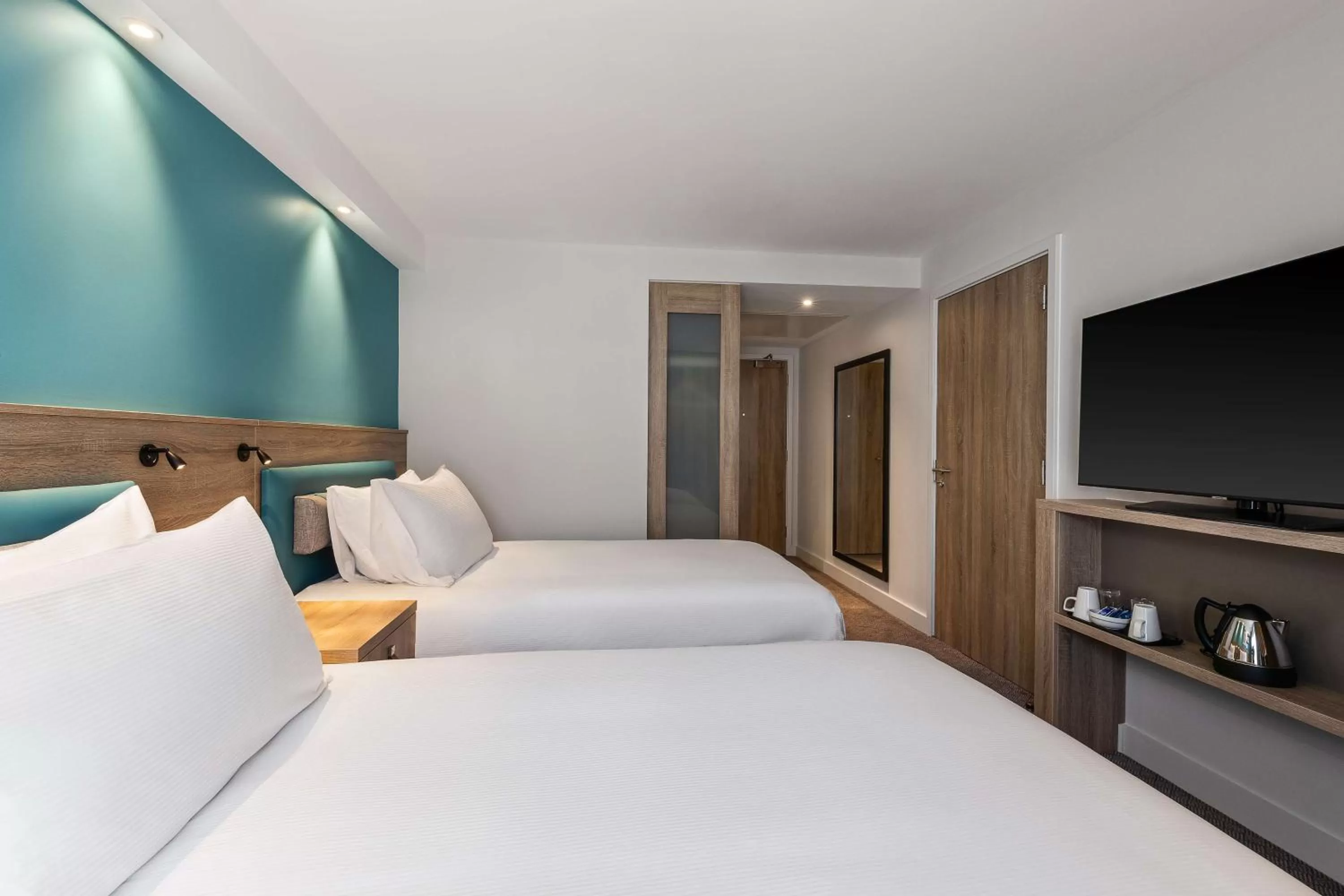 Bedroom, Bed in Hampton By Hilton Torquay