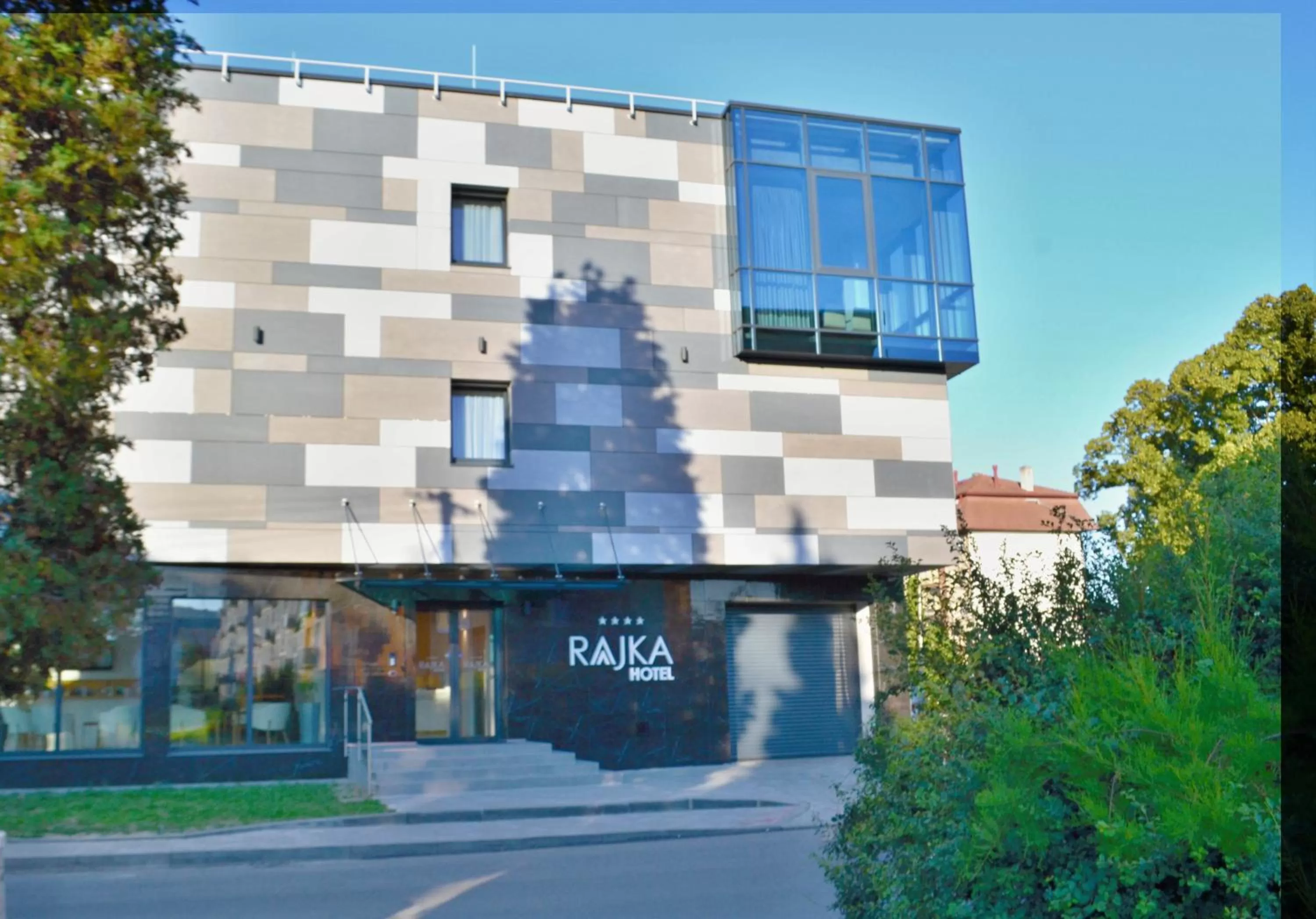 Facade/entrance in Hotel Rajka