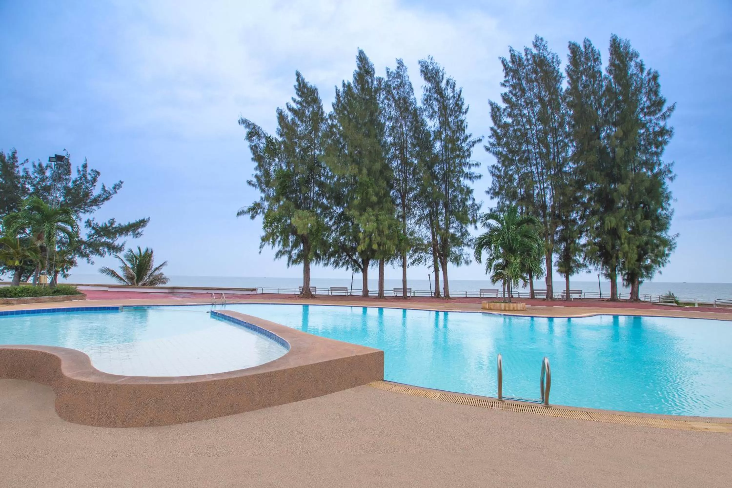 Swimming pool in Eurasia Cha-Am Lagoon