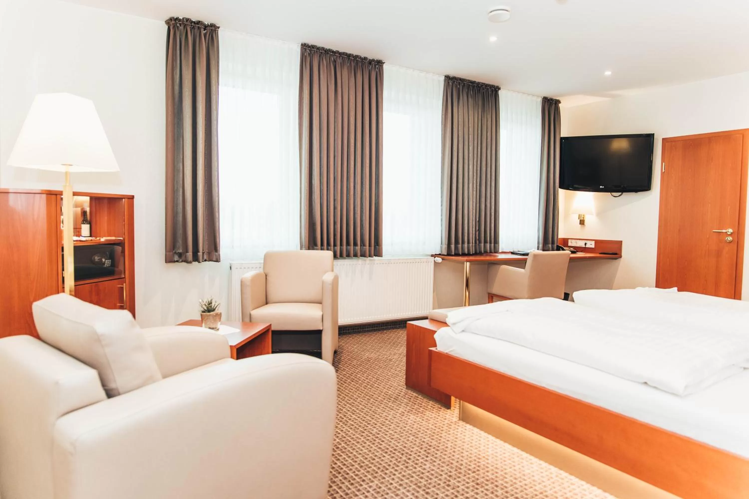 Photo of the whole room, Bed in Ringhotel Teutoburger Wald