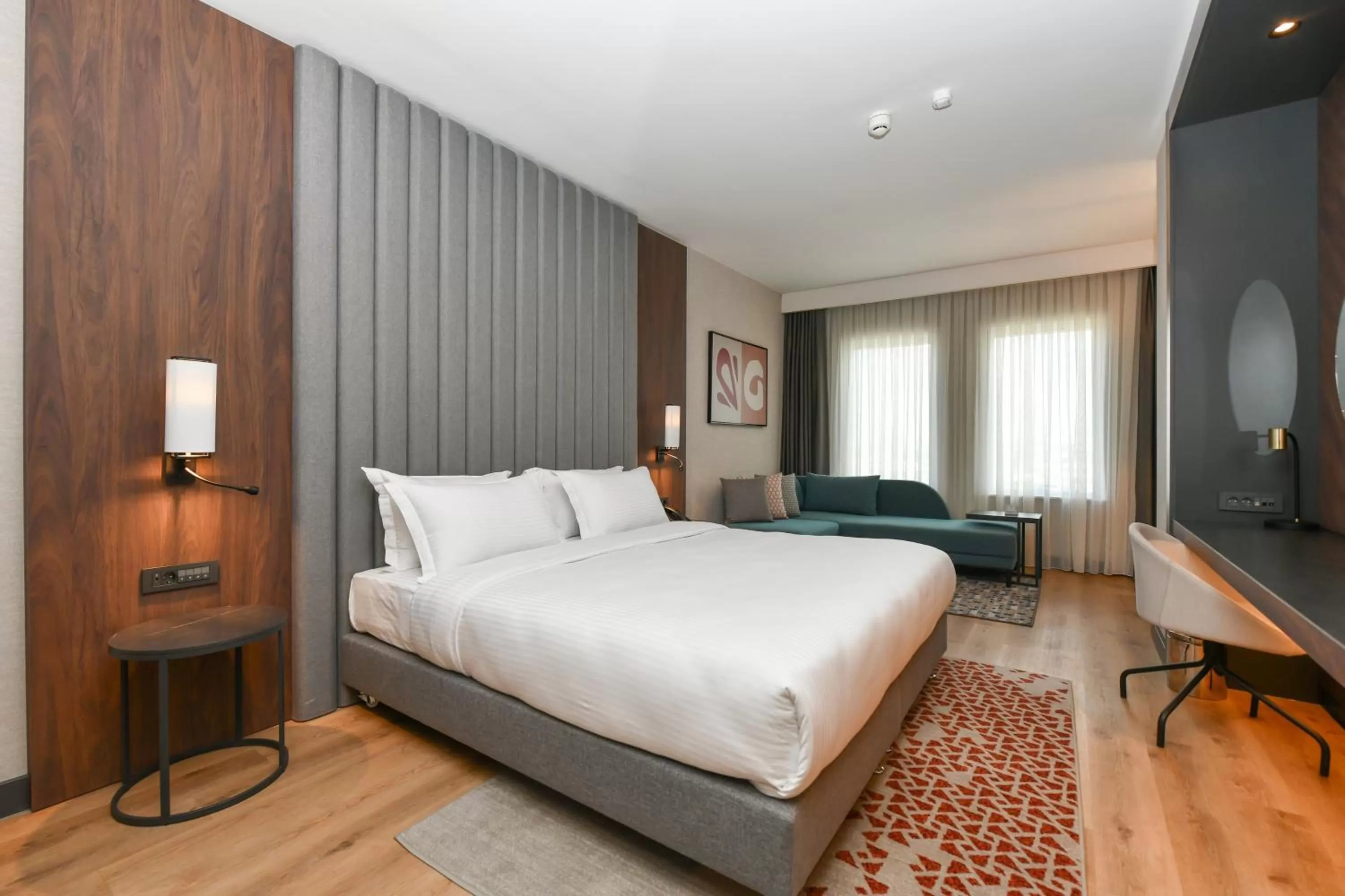 Photo of the whole room, Bed in Crowne Plaza Ankara by IHG